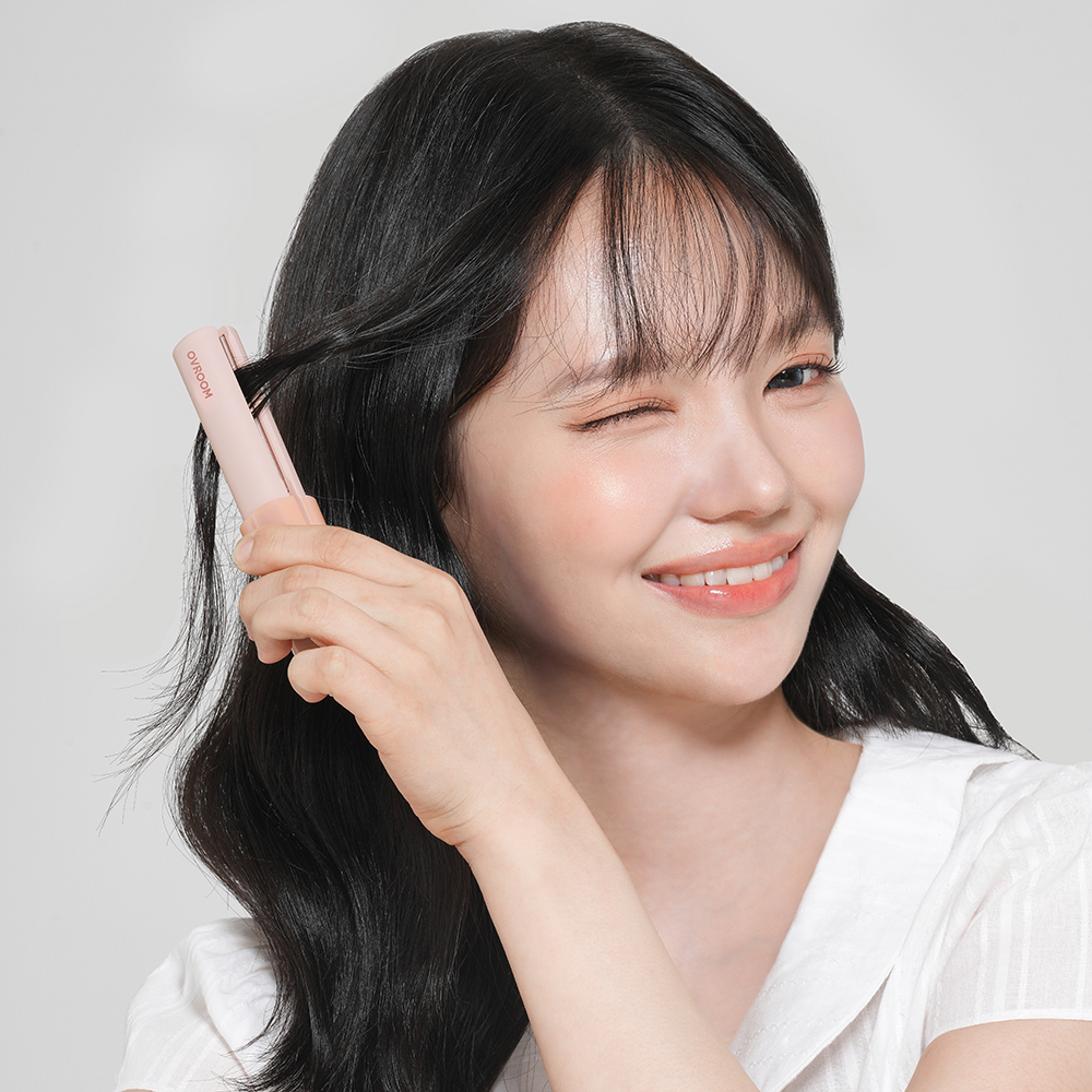 오브룸 티니 미니 고데기 2세대 휴대용 앞머리 볼륨 매직기 (C타입 유선) OV-HS01(OVROOM OV-HS01 Mini Travel Hair Styler: Compact Hair Straightener for Bangs & Volume (Type-C)) - 3