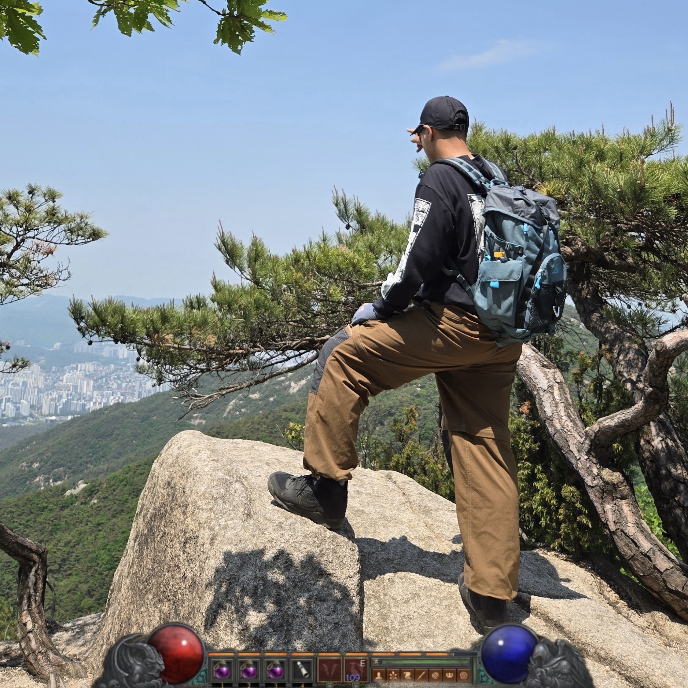 Nike Baltoro Black Metallic Gold, Nike ACG Daymax Backpack 25L Mineral Slate Black Spruce 착용 스타일