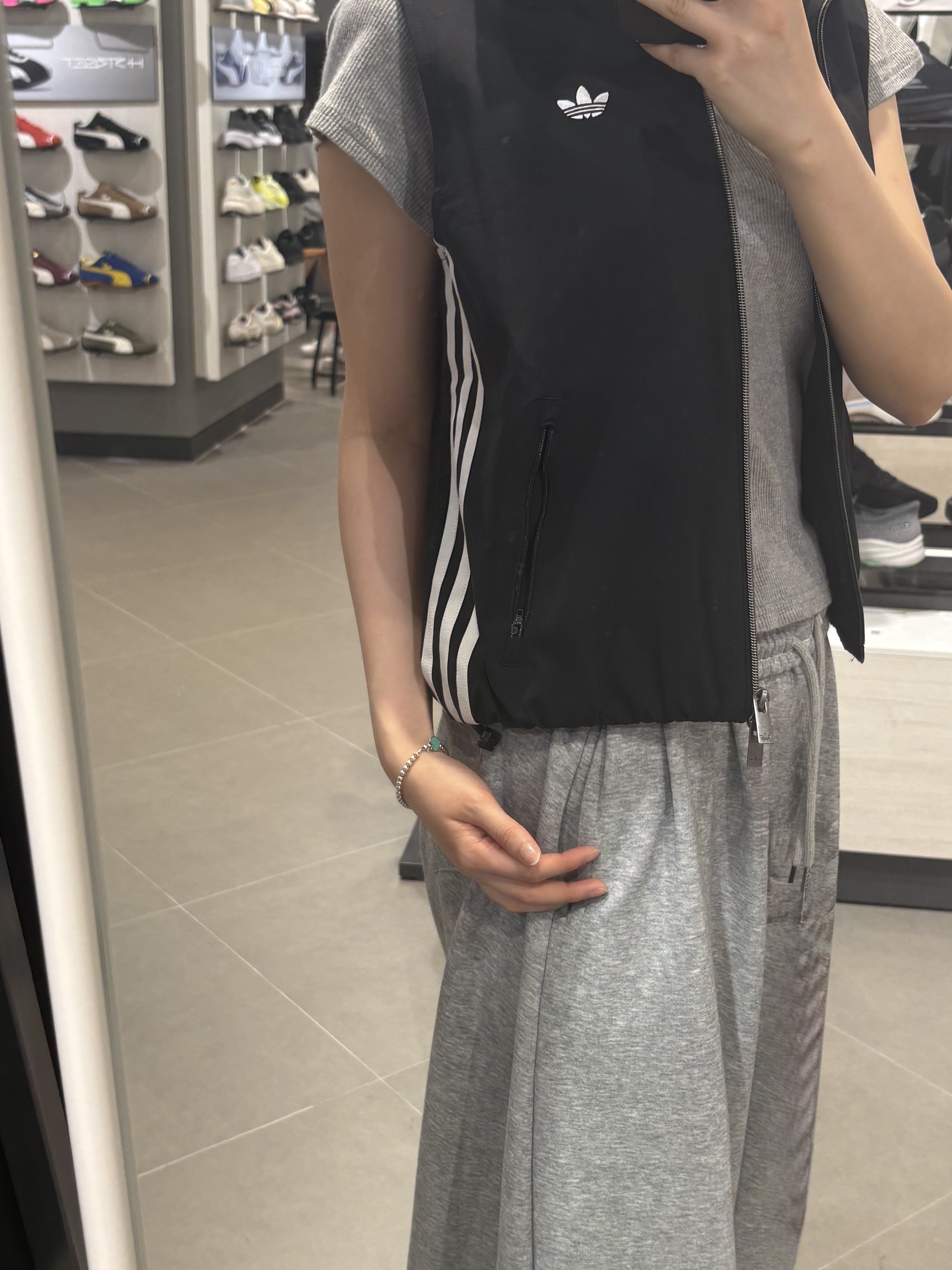 (W) Adidas Adilenium 5.0 Sleeveless Track Top Black - KR Sizing 착용 스타일 - 2