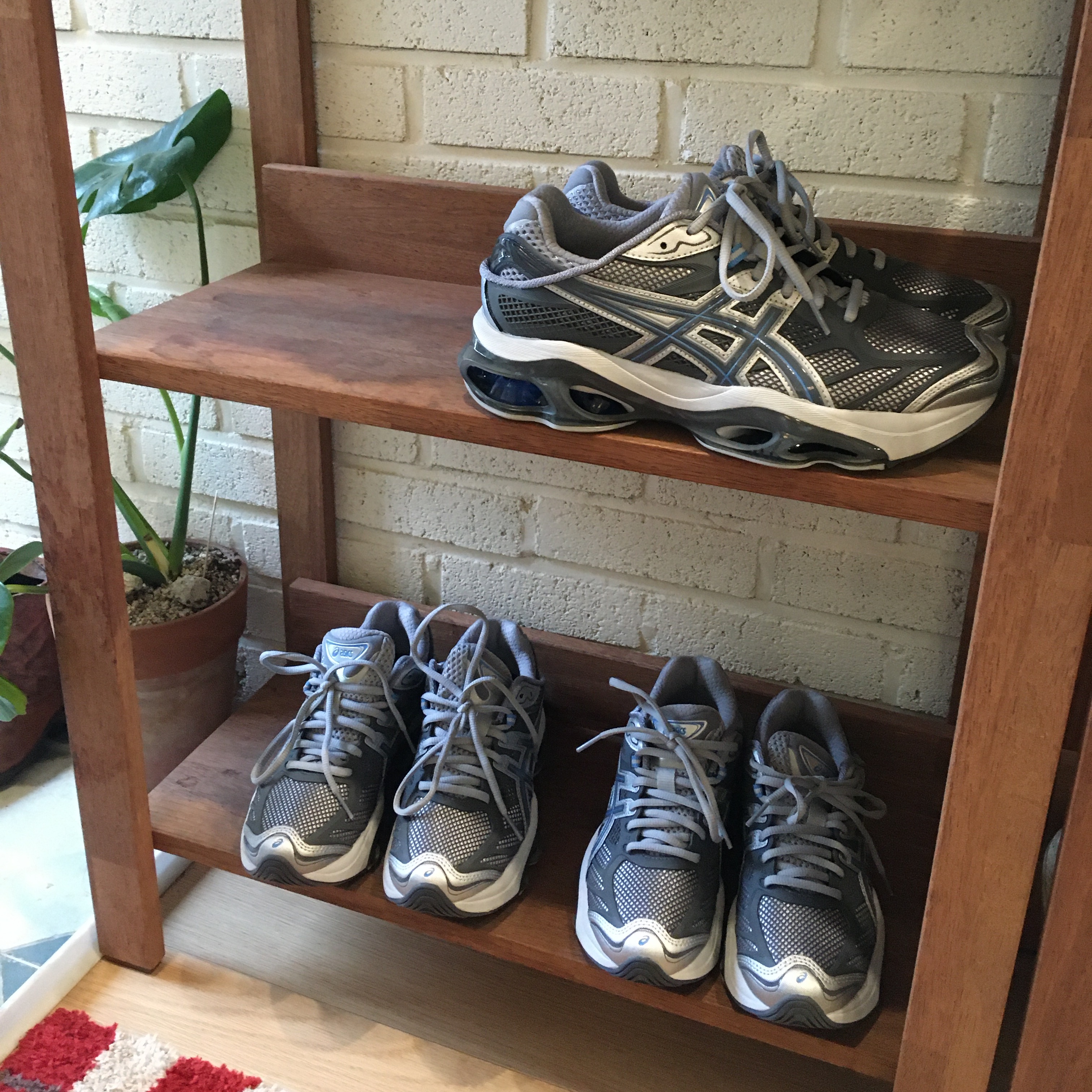 Asics Gel-Kinetic 2.0 Pure Silver Blue Coast 착용 스타일 - 7
