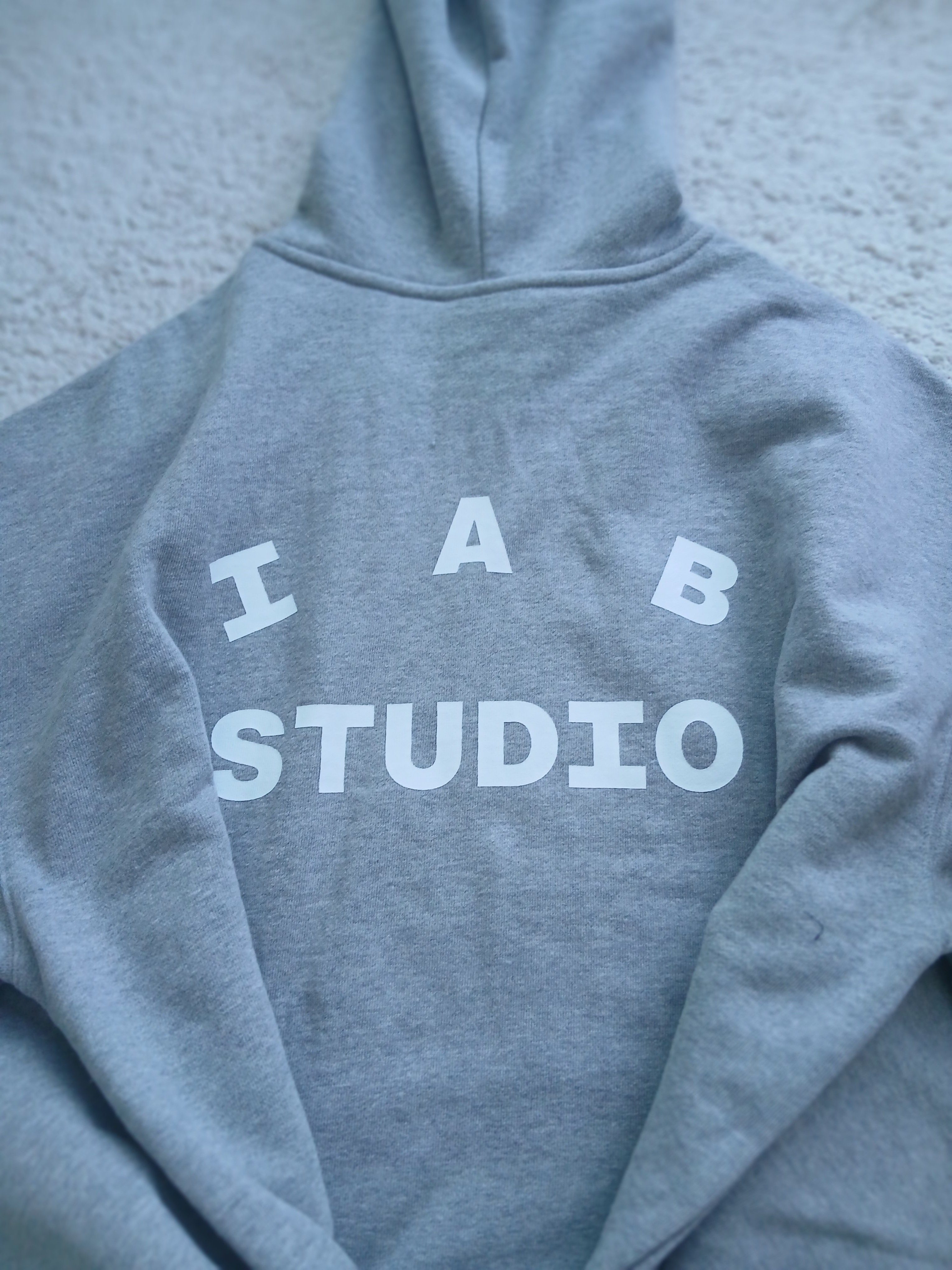 IAB Studio Zip-Up Hoodie Melange Gray - 26SS 착용 스타일 - 4