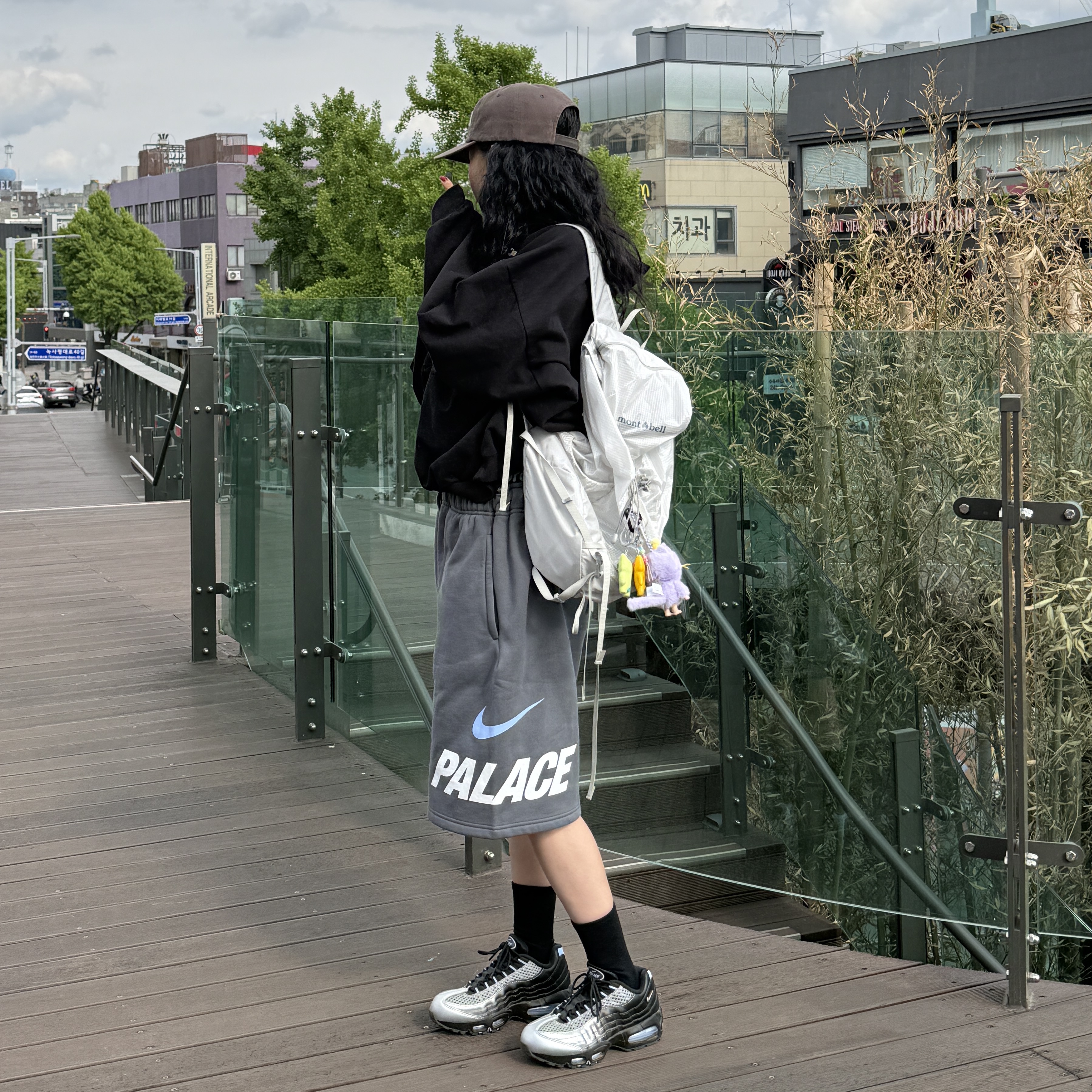 Nike x Palace Air Max 95 Metallic Silver Aluminum, Palace x Nike Sweat Short Charcoal - 26SS 착용 스타일 - 2