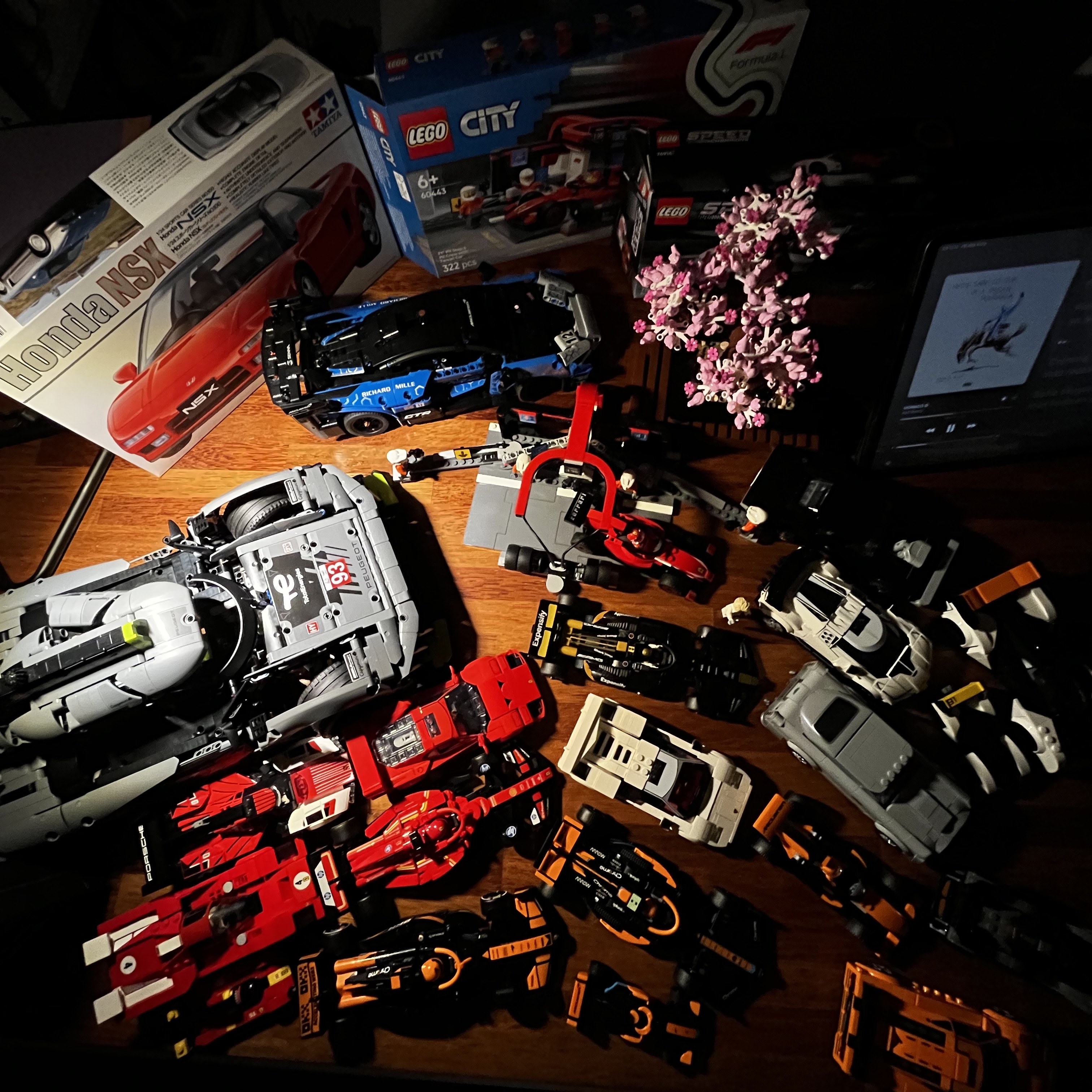 Lego Porsche 963, Lego Peugeot 9X8 24H Le Mans Hybrid Hypercar 착용 스타일