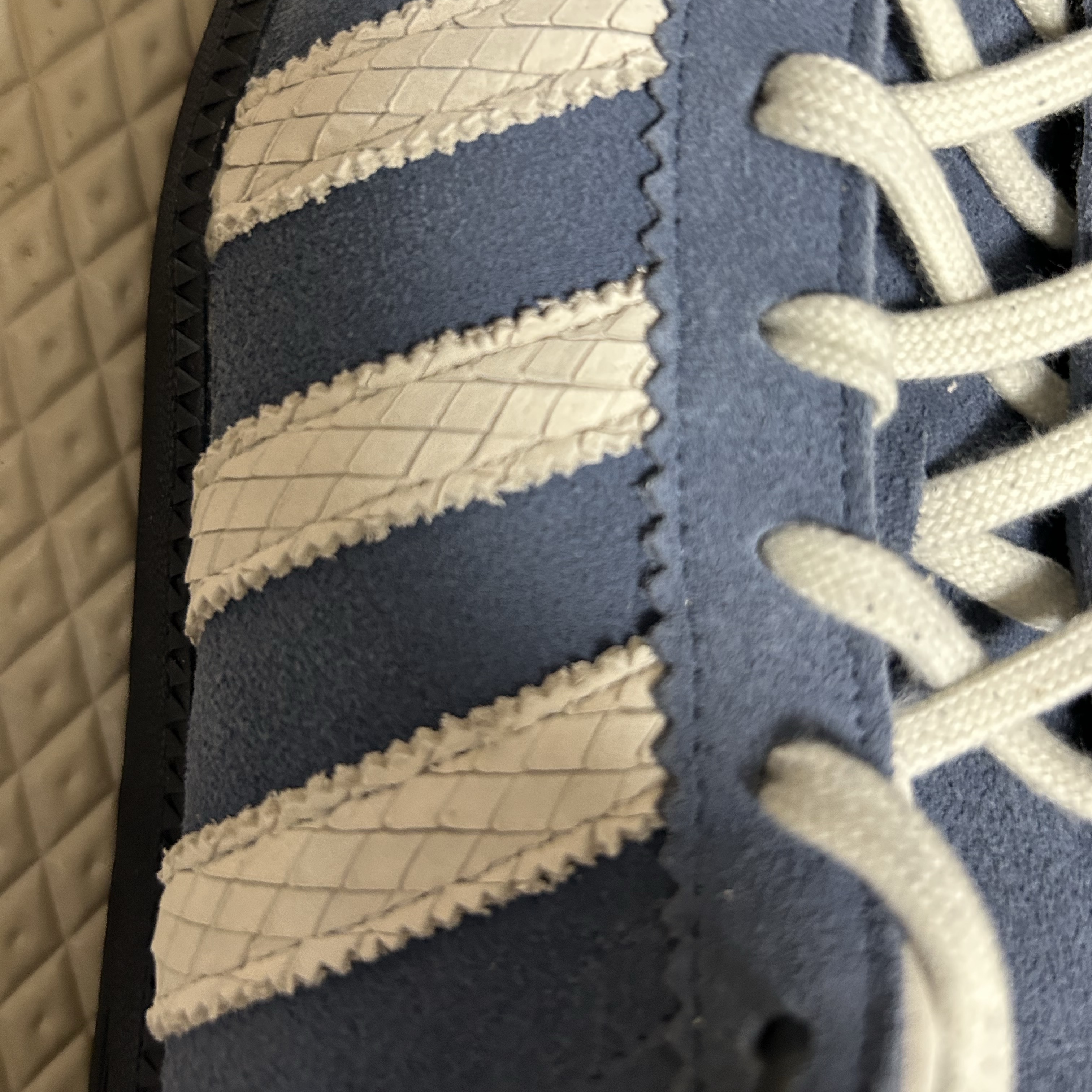 (W) Adidas Bermuda Night Indigo Preloved Ink 착용 스타일