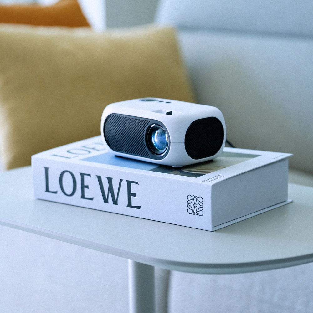 오브룸 미니 휴대용 빔프로젝터 OV-BP01 캠핑용 삼각대 증정(OVROOM OV-BP01 Mini Portable Beam Projector for Camping (Tripod Included)) - 3