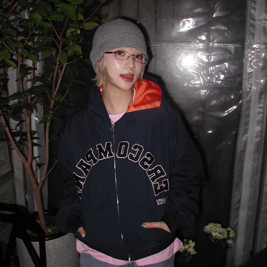 ersco Arch Logo Track Jacket Navy 착용 스타일 - 1