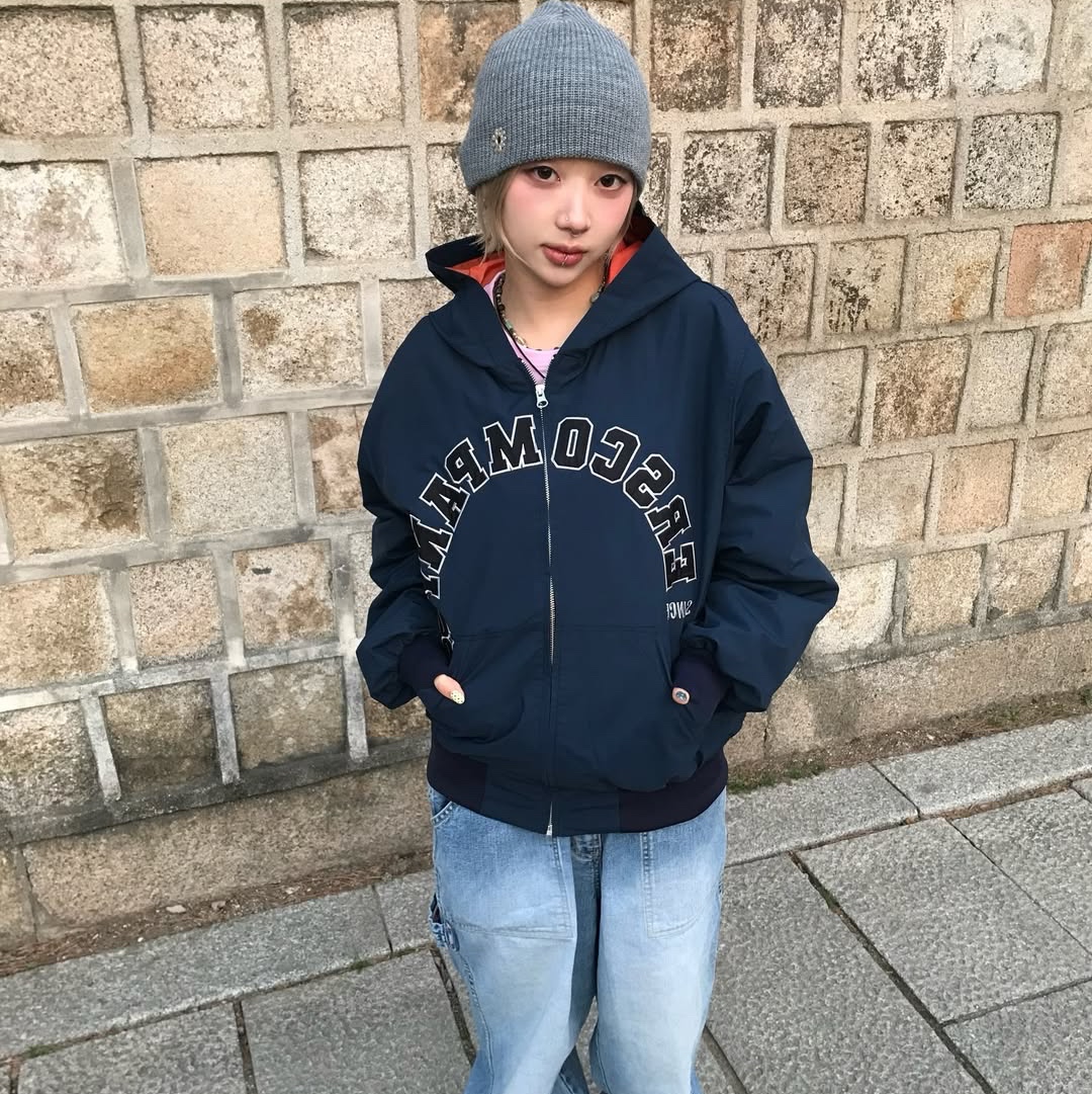 ersco Arch Logo Track Jacket Navy 착용 스타일 - 5