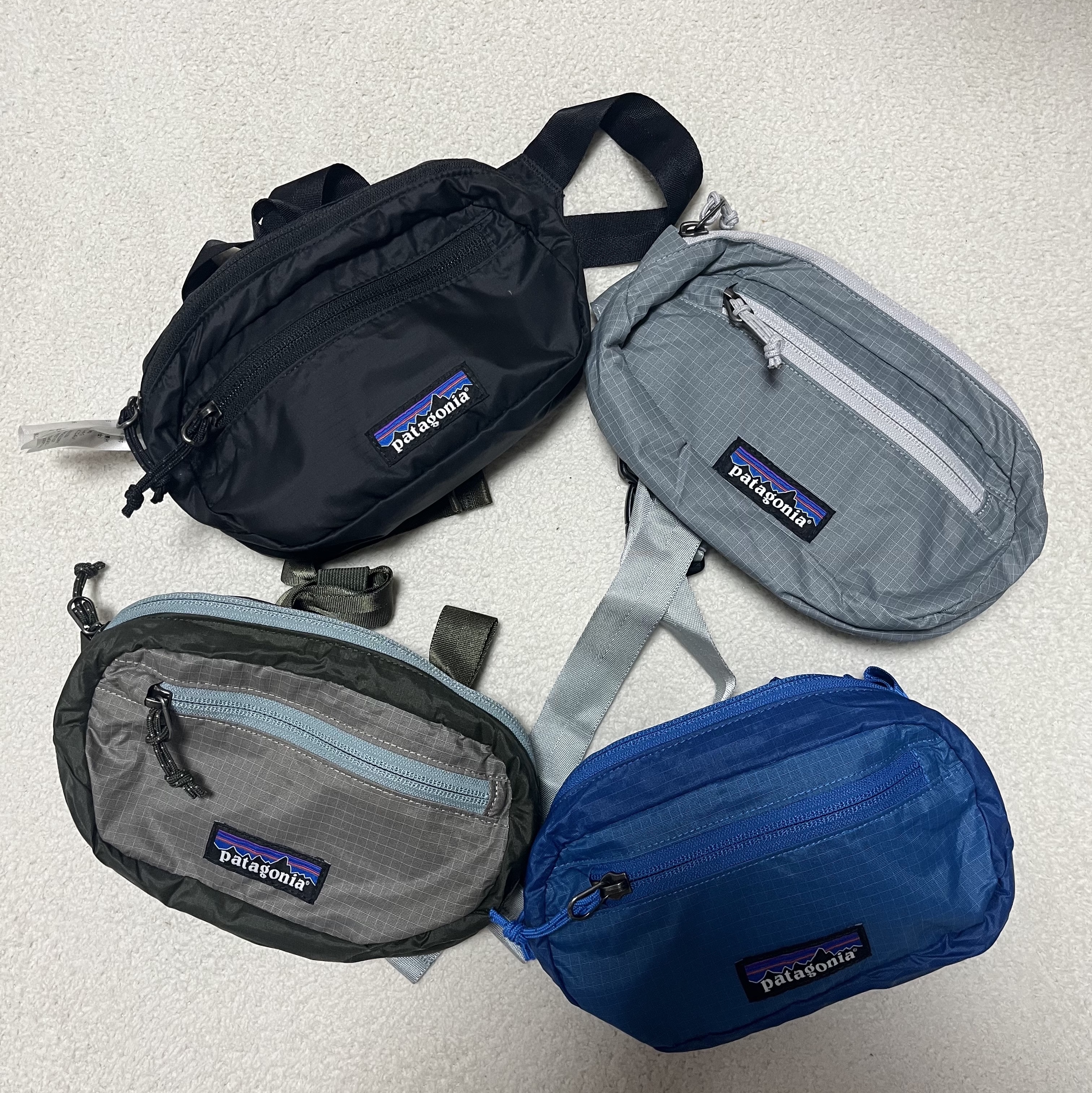 Patagonia Ultralight Black Hole Mini Hip Pack Black, Patagonia Ultralight Black Hole Mini Hip Pack Thermal Blue 착용 스타일