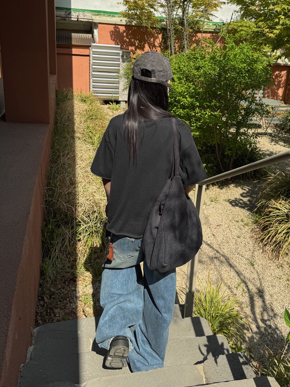 (W) Matin Kim Matin Camouflage Cap Charcoal, Dr. Martens Reeder Wyoming Leather Utility Shoes Black 착용 스타일 - 1