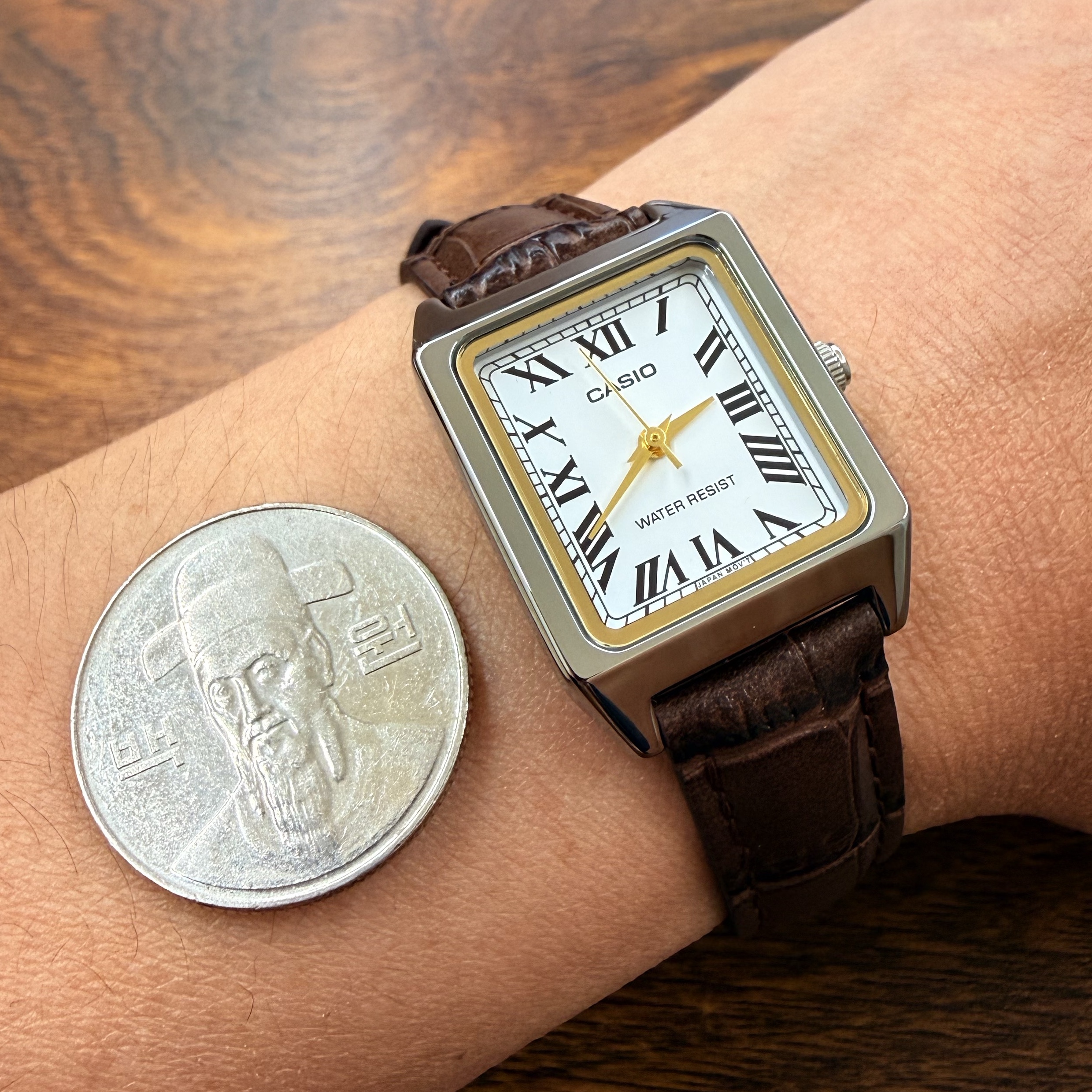 Casio LTP-V007L-7B2 착용 스타일