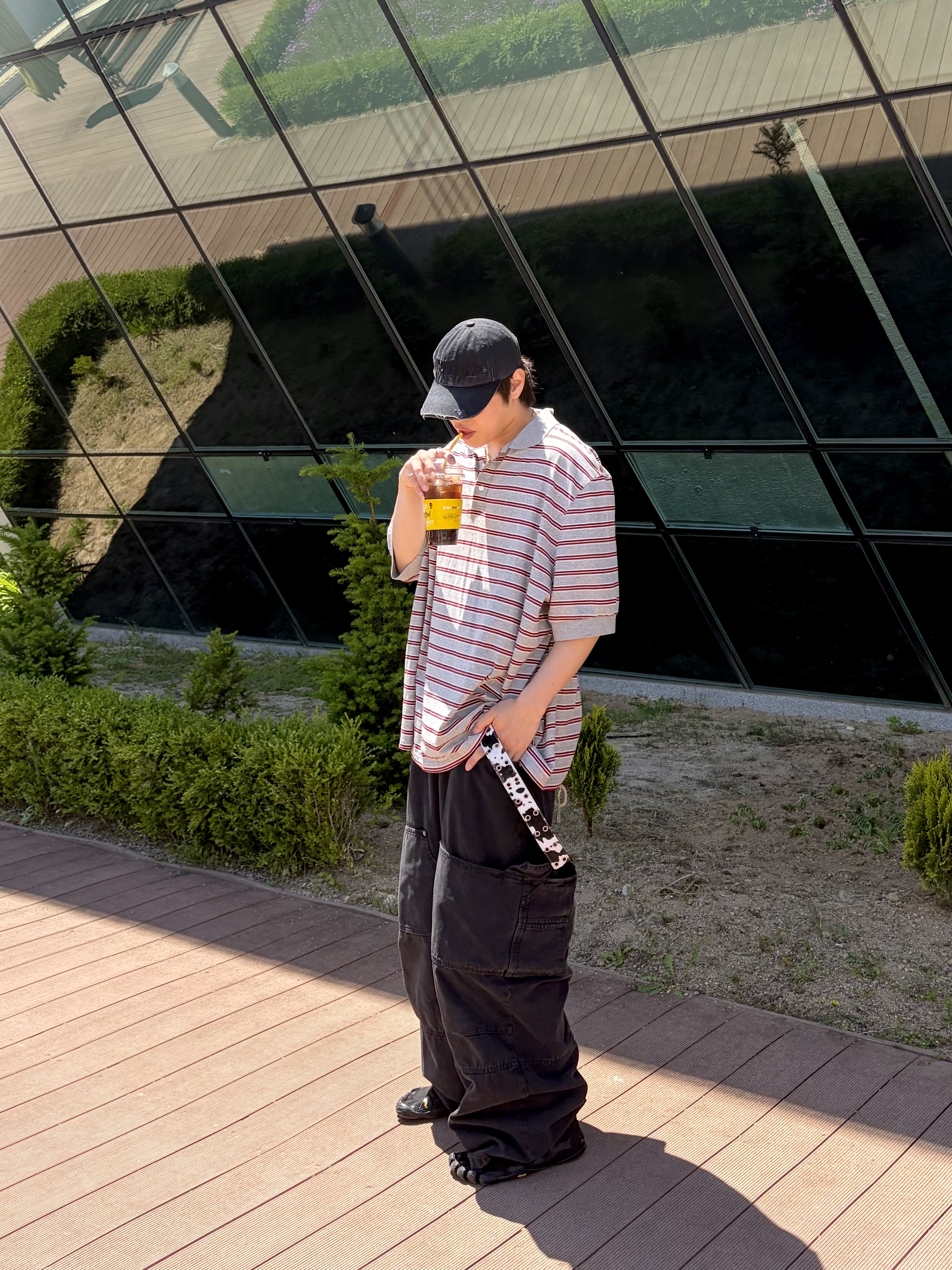 MJD Oversized Stripe Polo Melange Grey, Nonnod Hollow Destroyed Cap Vintage Black 착용 스타일 - 2
