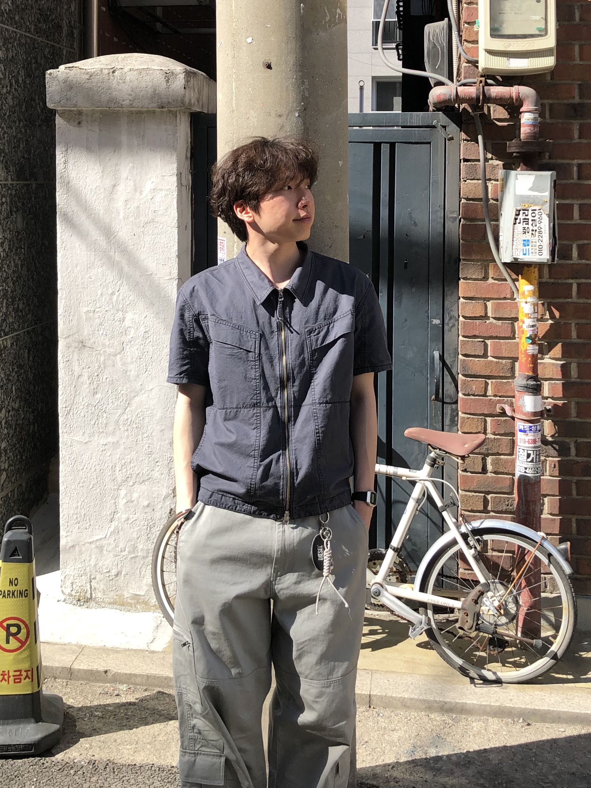CHOWOO Vintage Washed Flap Pockets Work Shacket  Washed Charcoal, CHOWOO Vintage Washed Downfall Cap Washed Black 착용 스타일 - 1