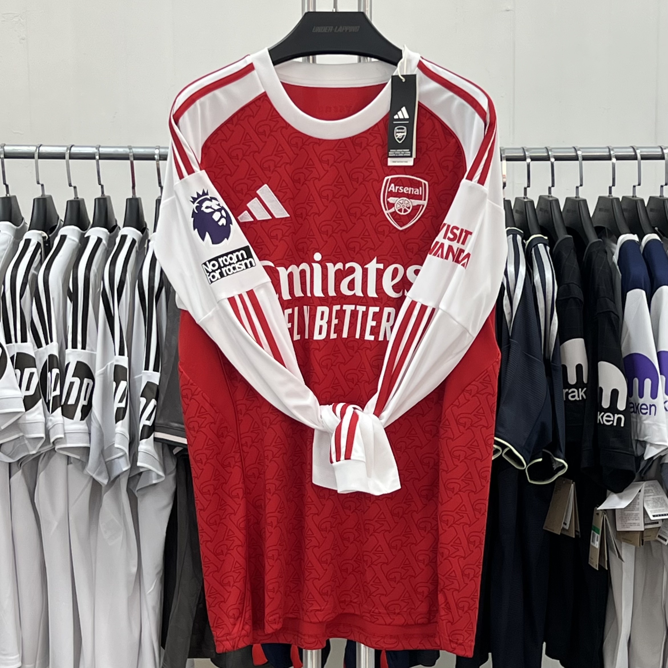 Adidas Arsenal 2025/26 3rd Jersey Cloud White Team Coll Burgundy 2 - KR Sizing (Non Marking Ver.), Adidas Arsenal 2025/26 3rd Authentic Jersey Cloud White Team Coll Burgundy 2 - KR Sizing (Non Marking Ver.) 착용 스타일 - 2