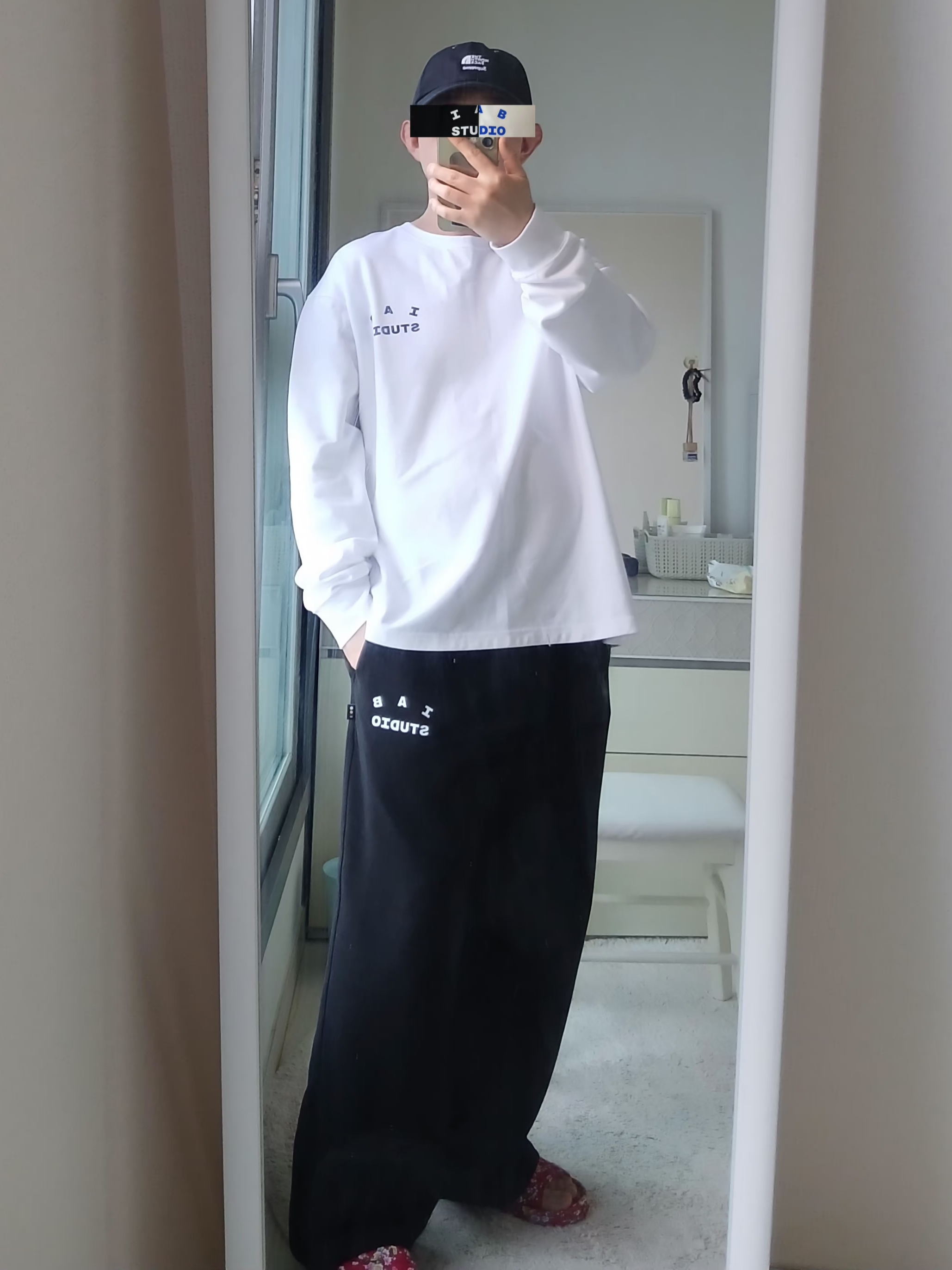 Supreme x The North Face Split 6-Panel Black - 24SS, IAB Studio IAB Sweatpants Black 착용 스타일 - 1