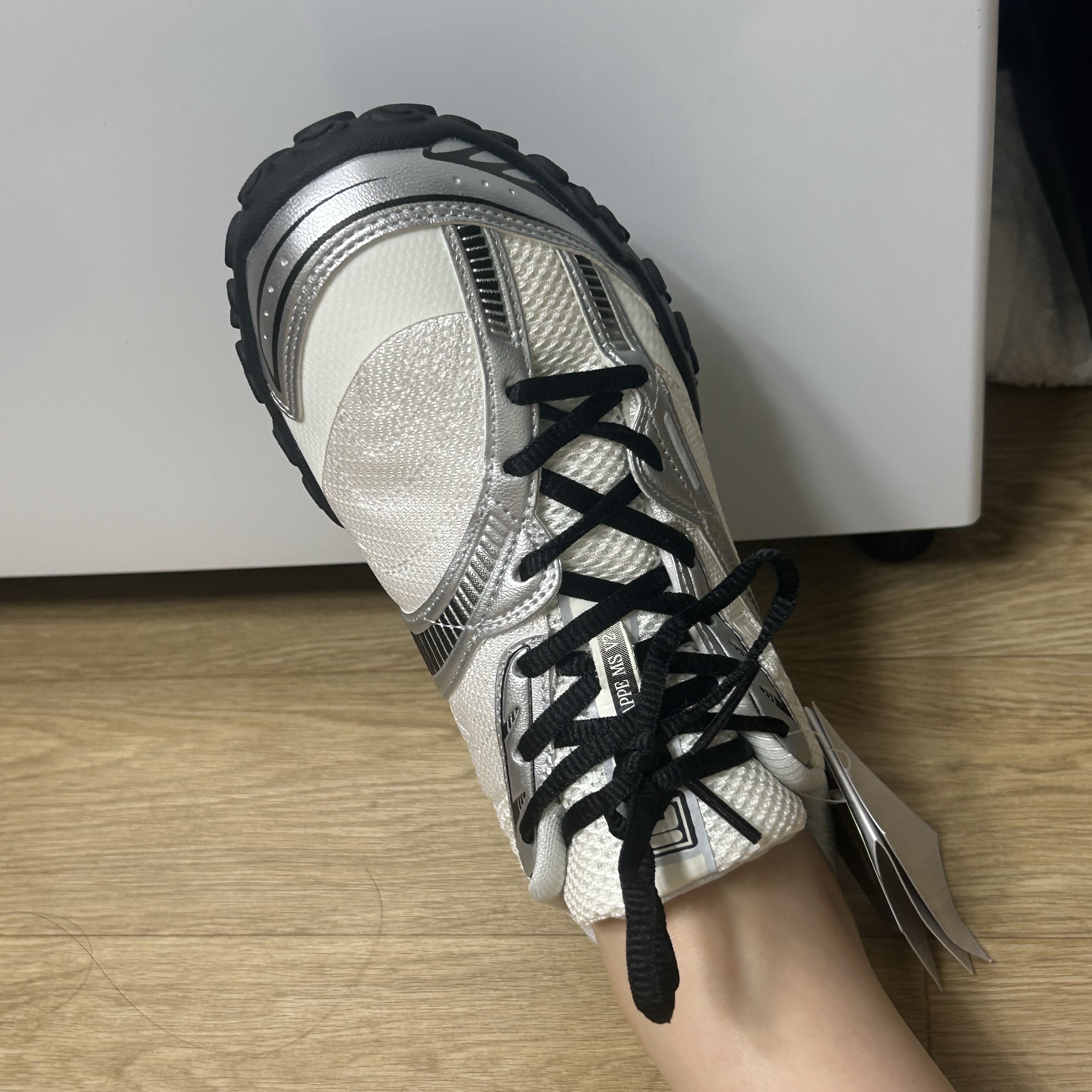 Fila Echappe v2 White Black 착용 스타일 - 2
