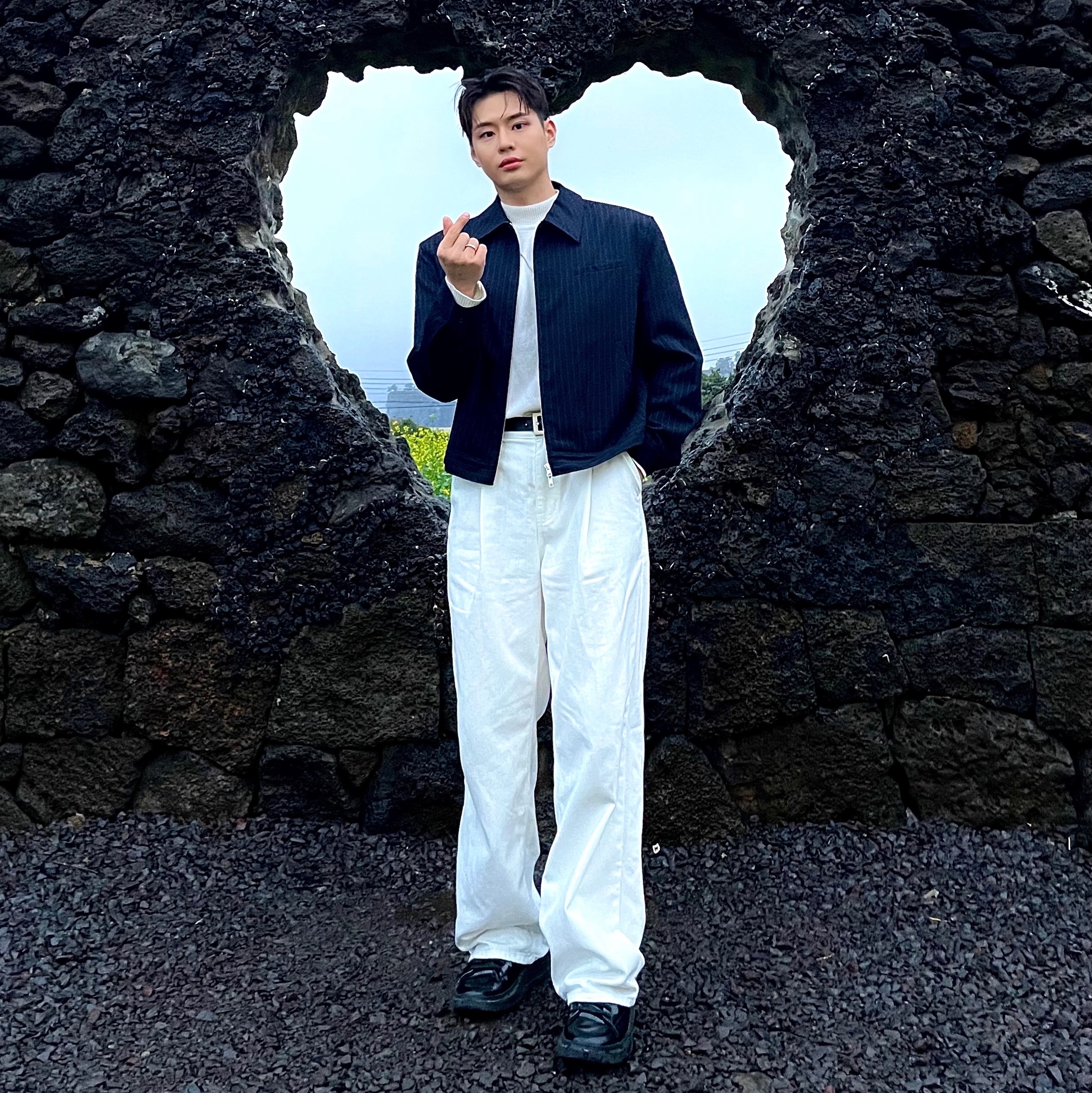 Waviness Horizon Stripe Shirts Navy Stripe 착용 스타일 - 2
