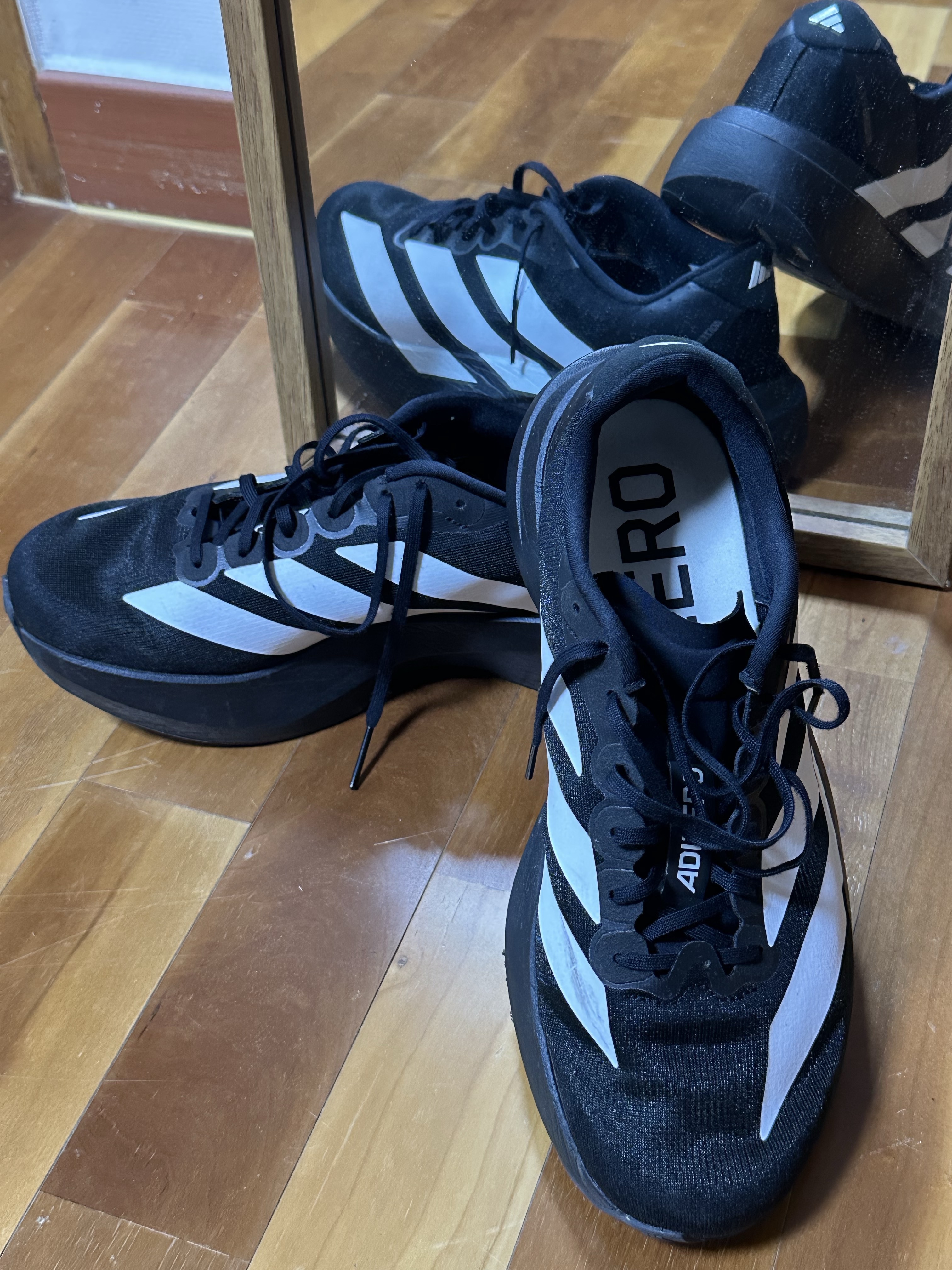 Adidas Adizero EVO SL Core Black Cloud White 착용 스타일