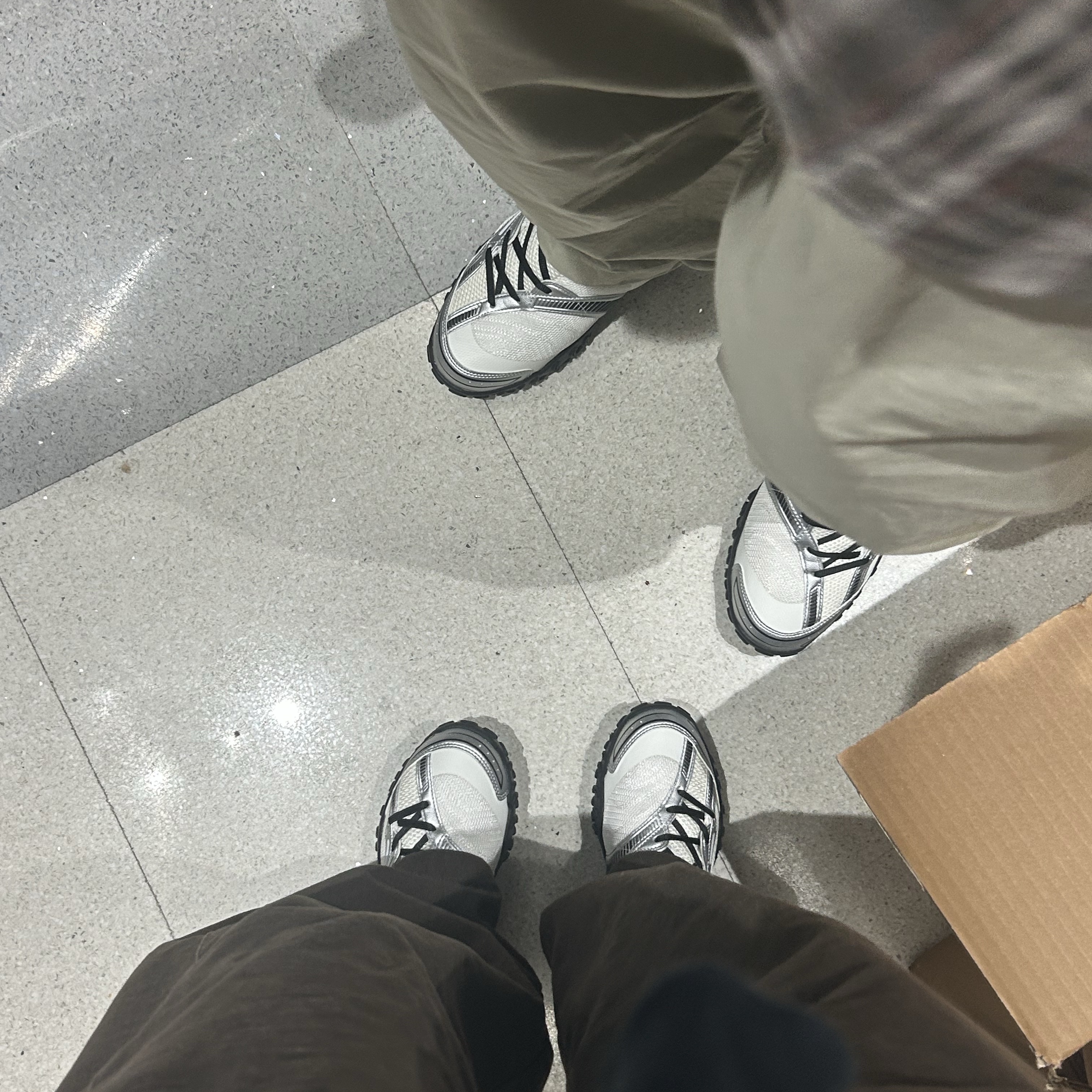Fila Echappe v2 White Black 착용 스타일 - 1