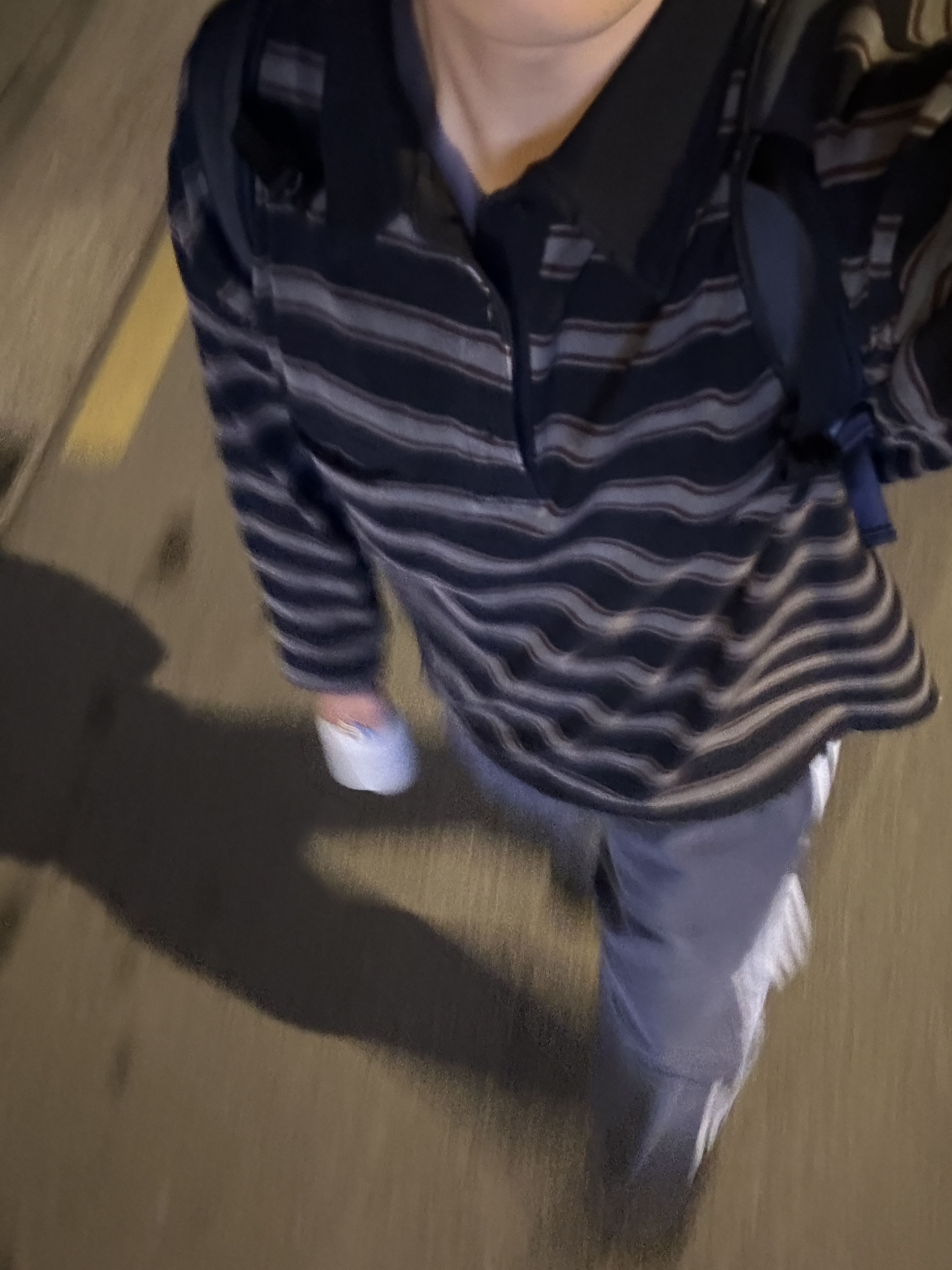 Arc'teryx Mantis 16 Backpack Black Sapphire 착용 스타일