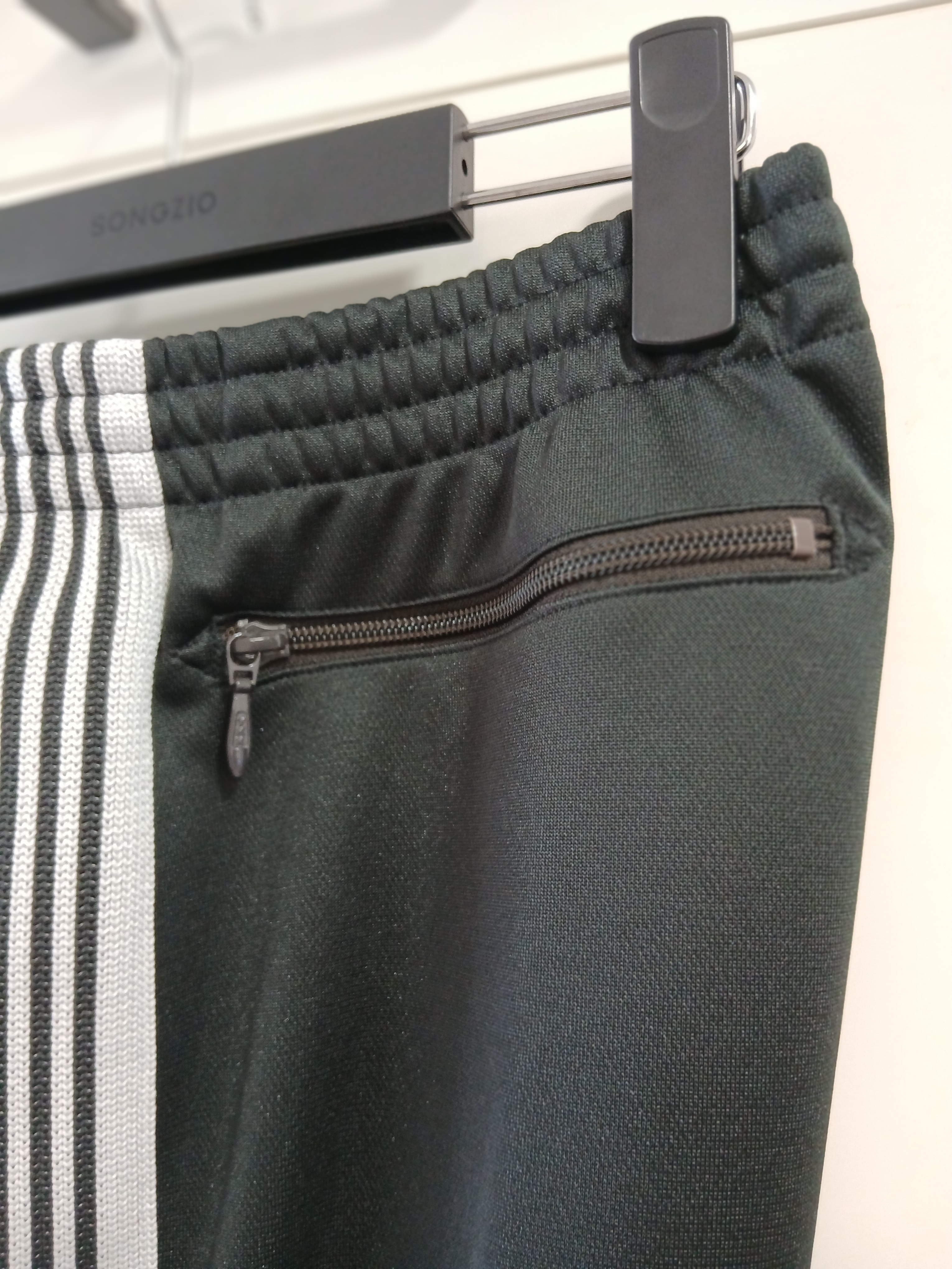 Needles Track Pant Poly Smooth Charcoal 착용 스타일 - 8