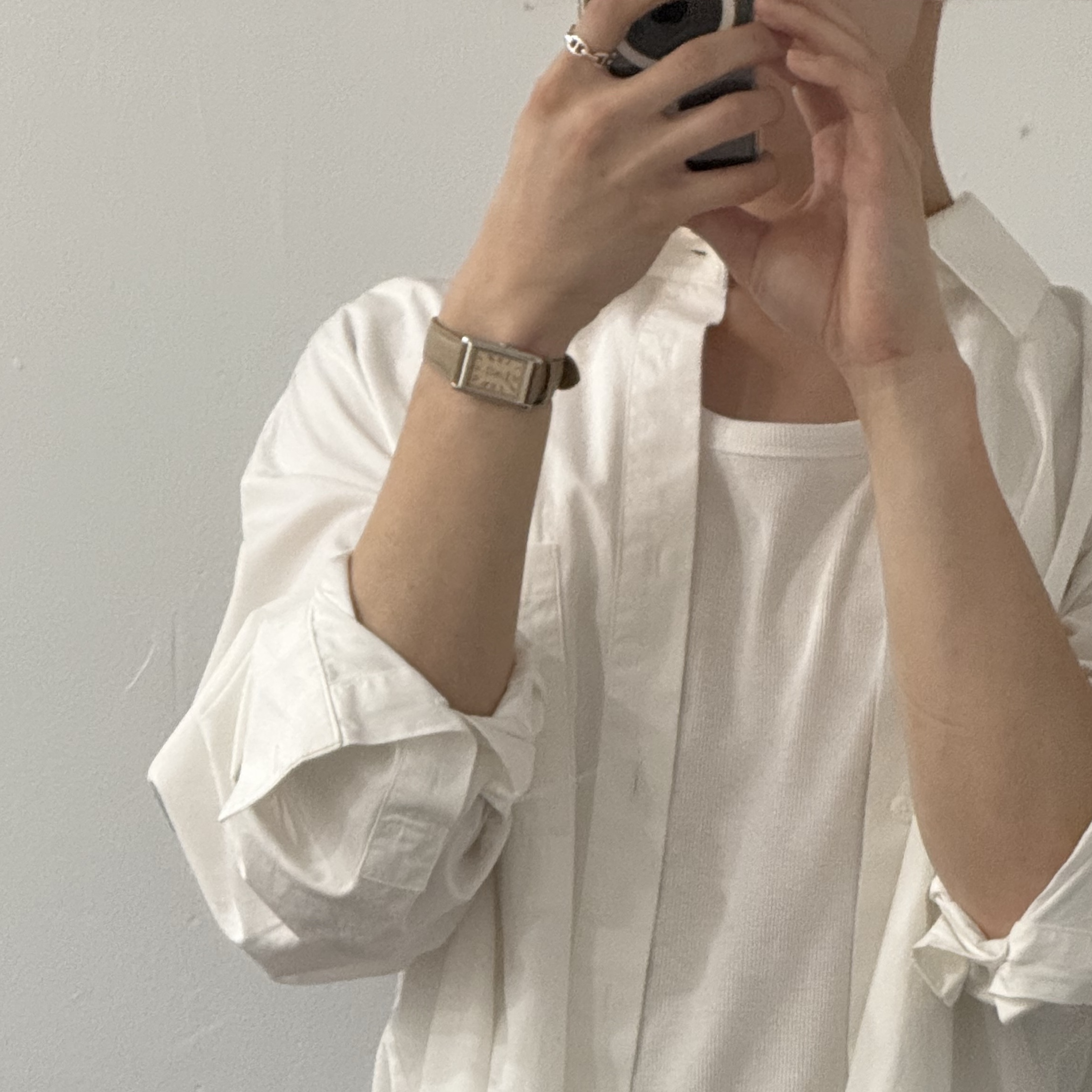 Wooyoungmi Flower Print Shirt White - 24SS, Casio LTP-B165L-5B 착용 스타일 - 2