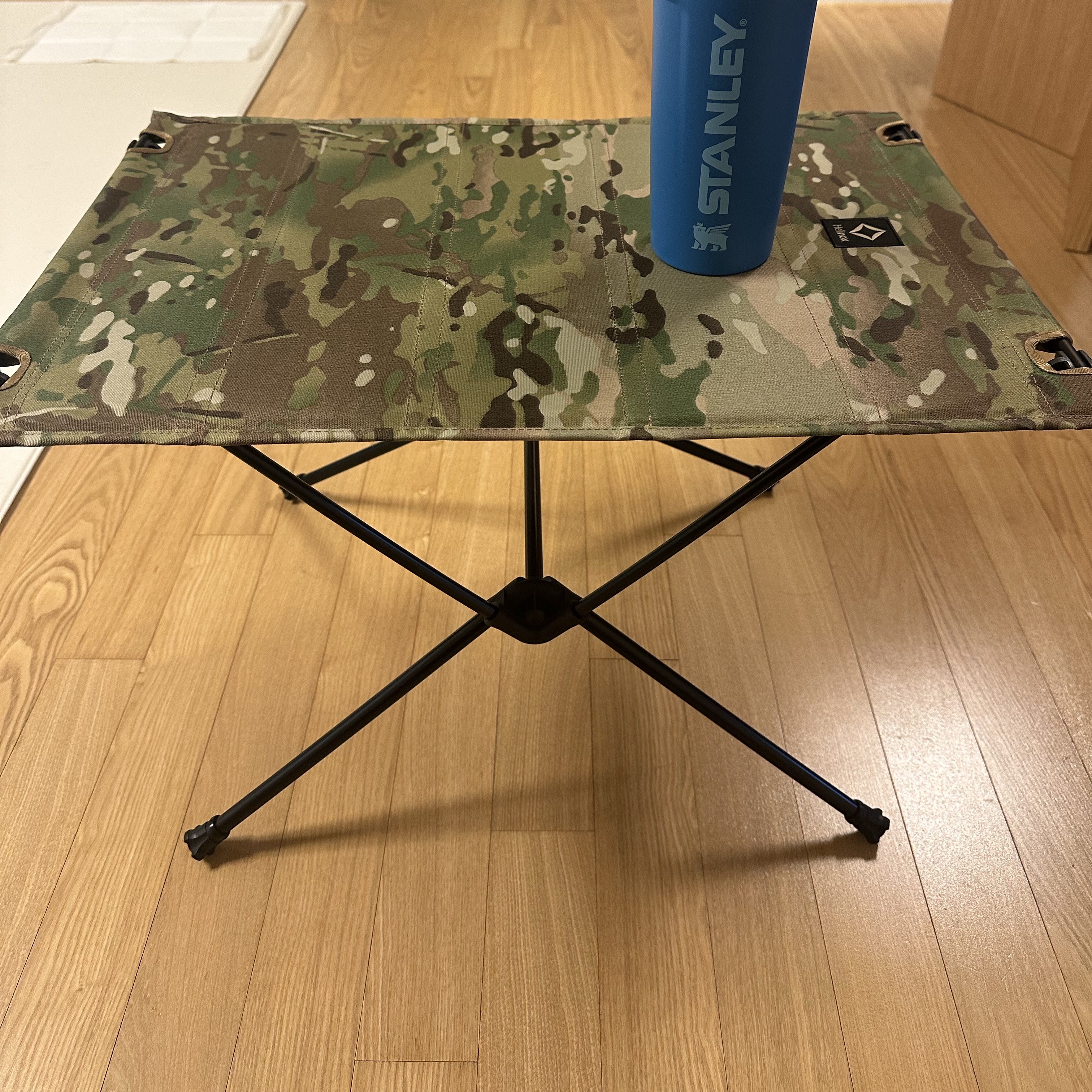 Helinox Tactical Table M Multicam 착용 스타일