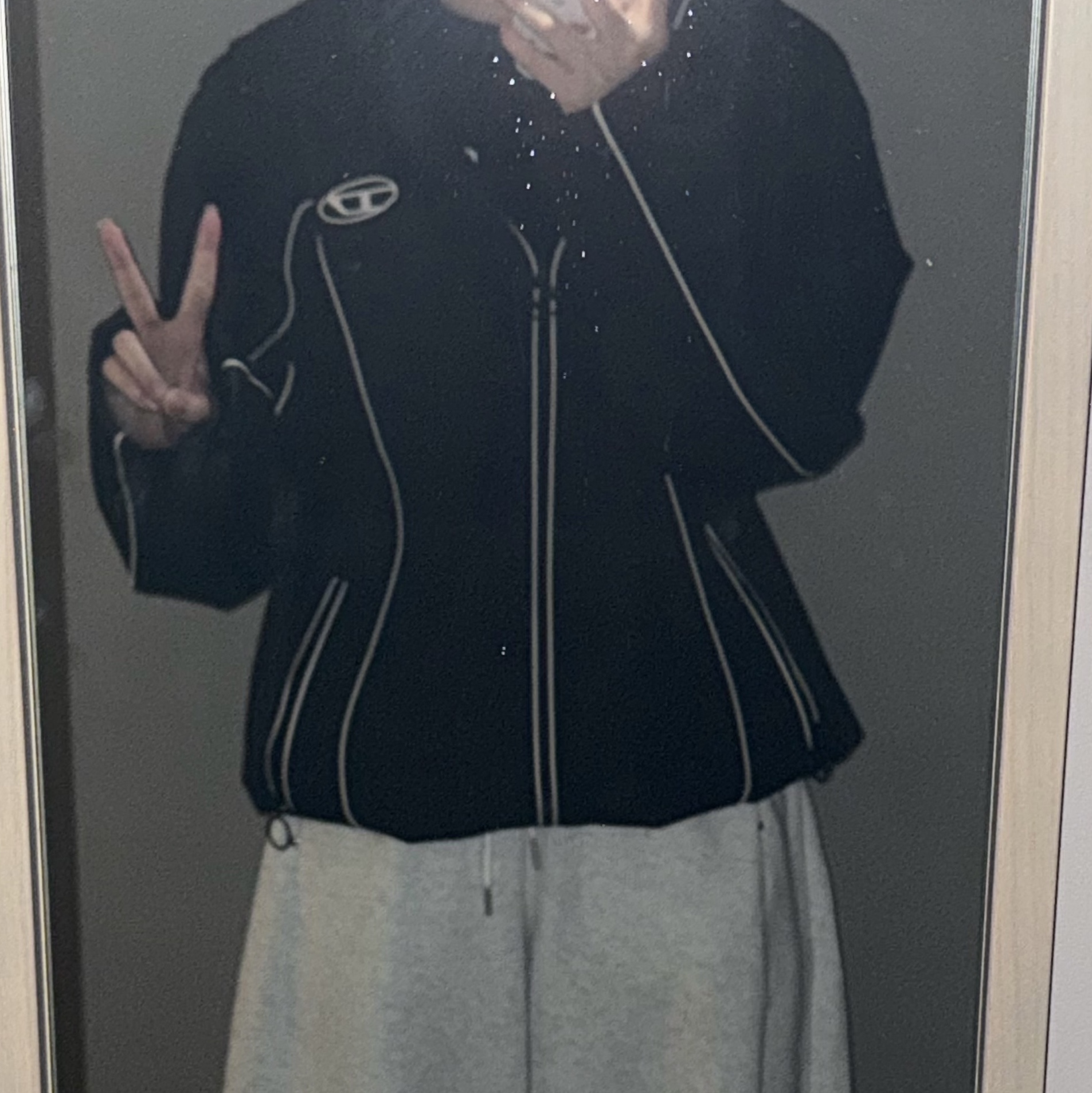 Diesel J-Hives Windbreaker with Contrast Piping Black 착용 스타일