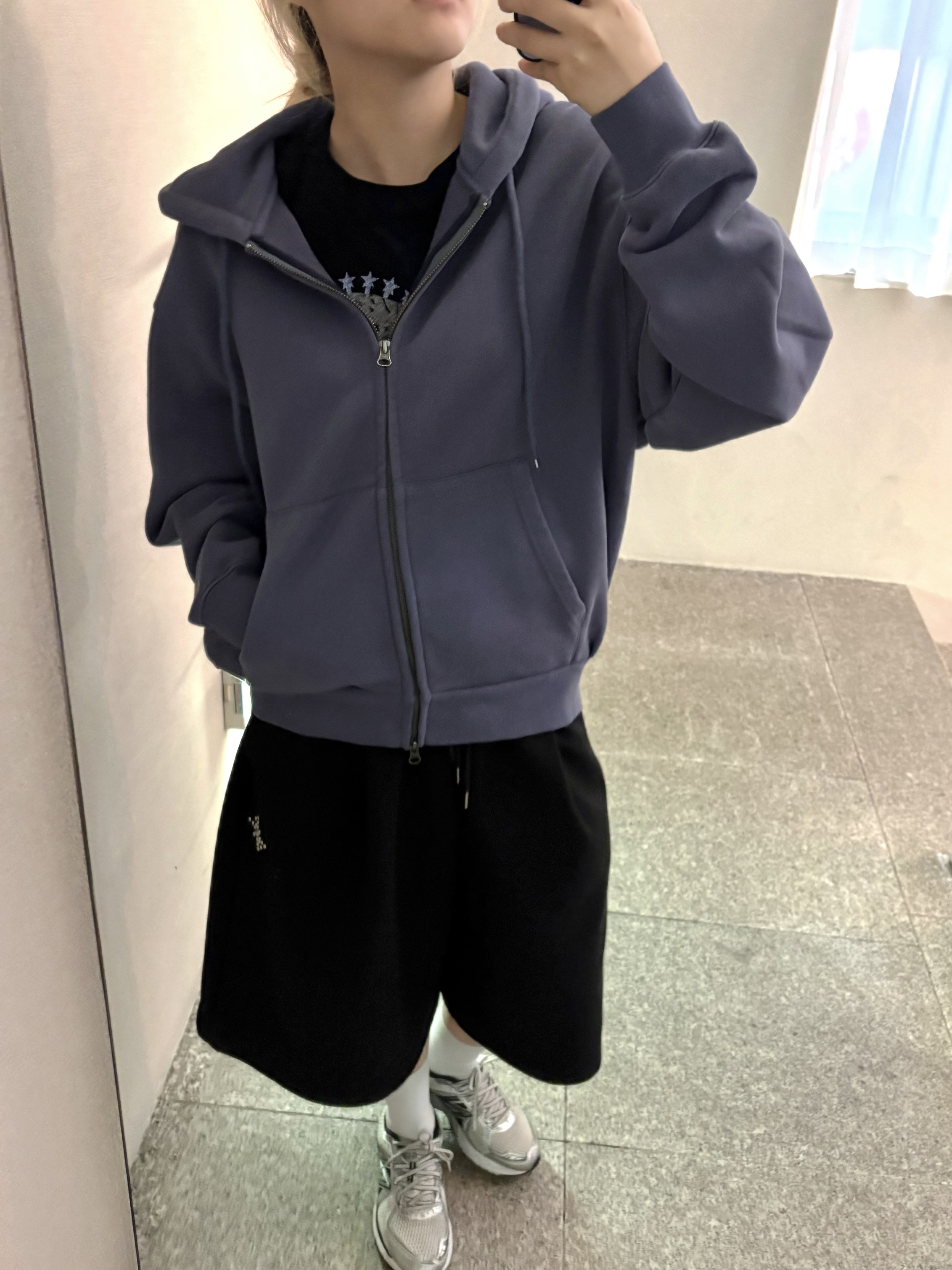 Sunday Ceremony Basic Hooded Zip-Up - Blue Grey 착용 스타일