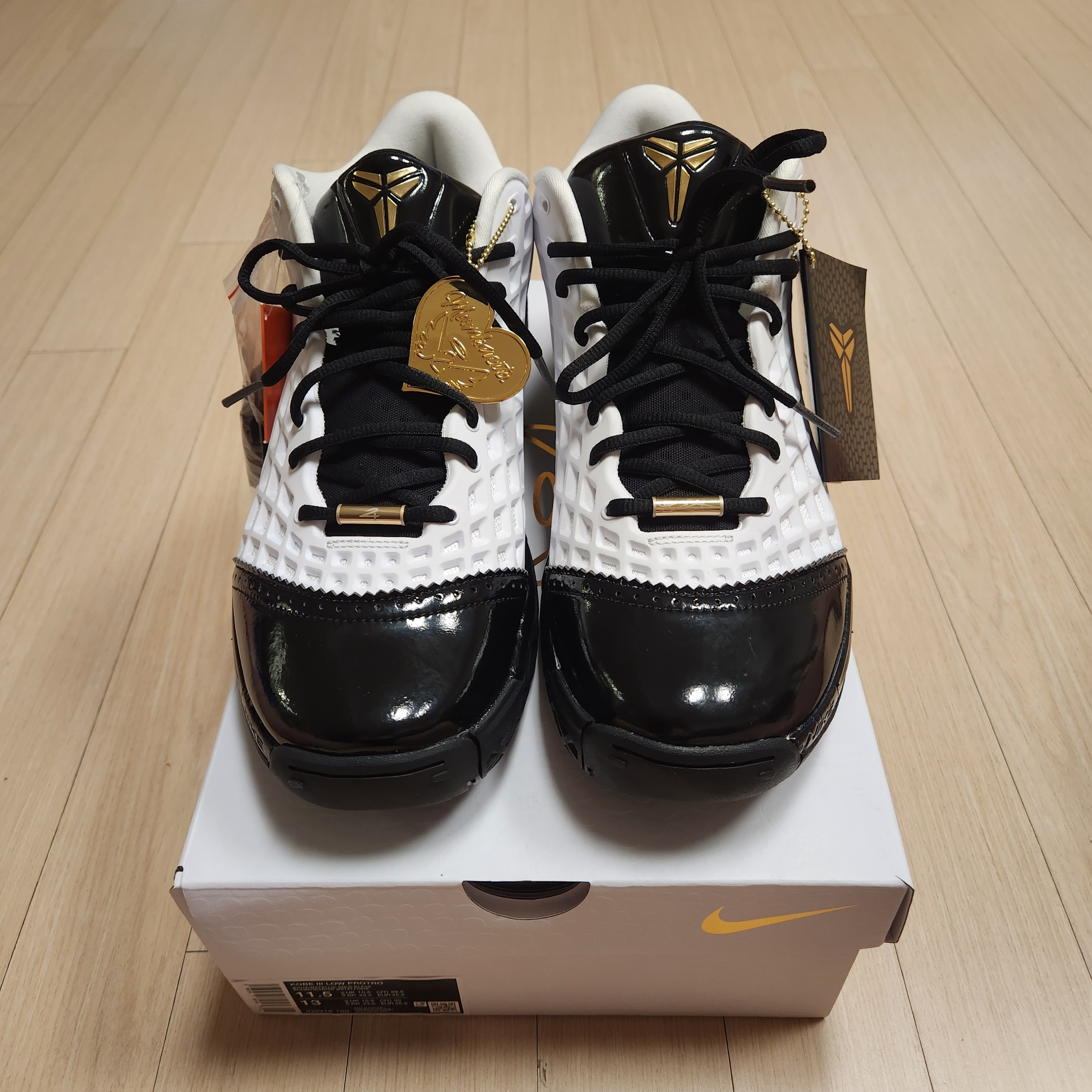 Nike Kobe 3 Low Protro White Metallic Gold 착용 스타일 - 5