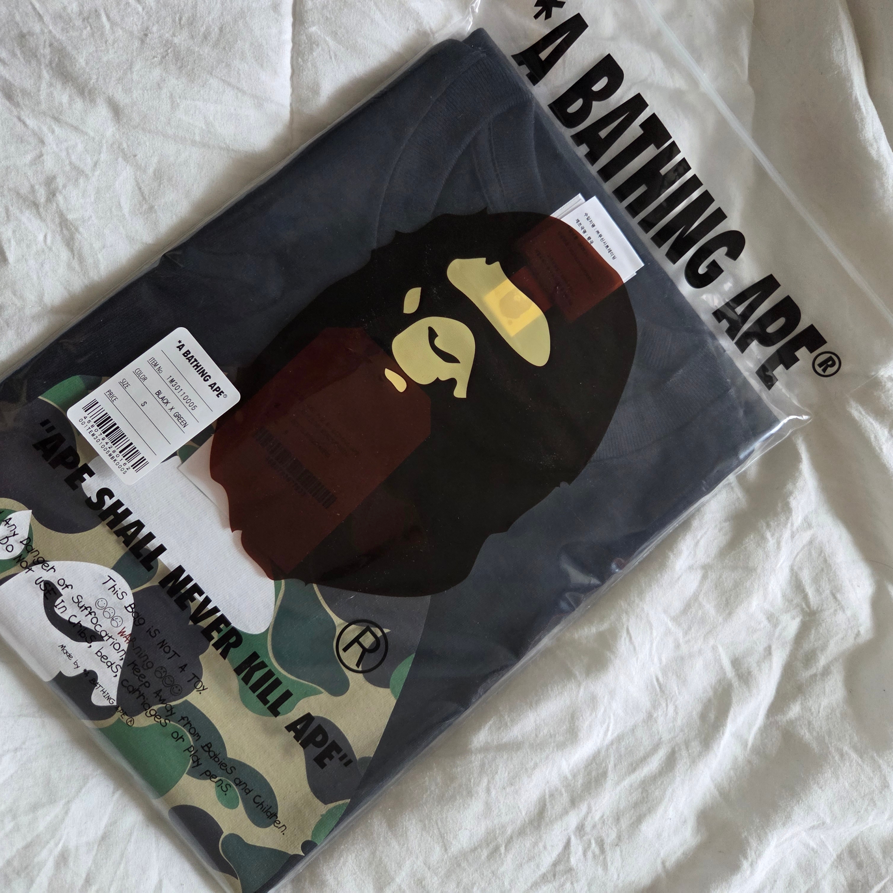 BAPE ABC Camo By Bathing Ape T-Shirt Black Green 착용 스타일 - 1