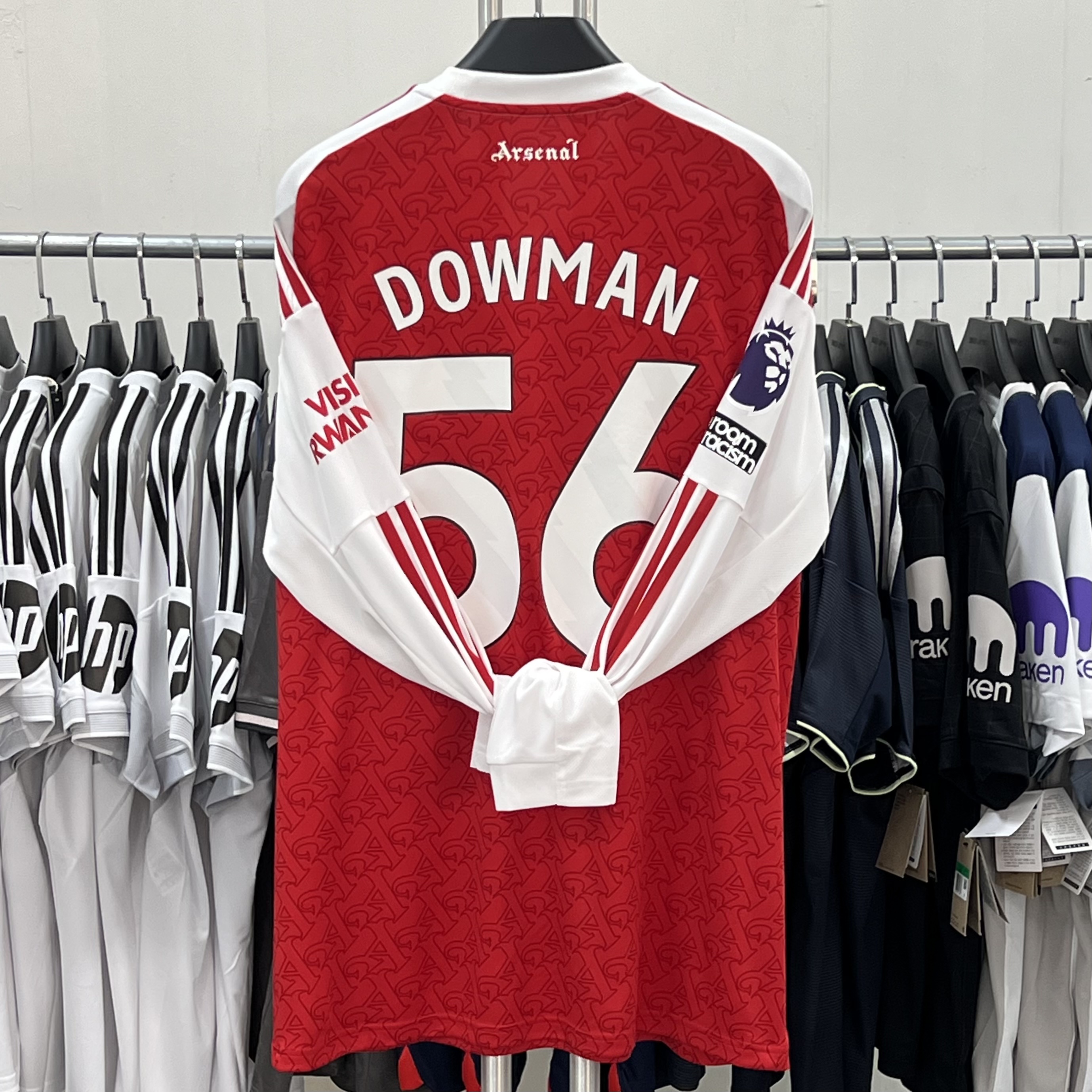Adidas Arsenal 2025/26 3rd Jersey Cloud White Team Coll Burgundy 2 - KR Sizing (Non Marking Ver.), Adidas Arsenal 2025/26 3rd Authentic Jersey Cloud White Team Coll Burgundy 2 - KR Sizing (Non Marking Ver.) 착용 스타일 - 1