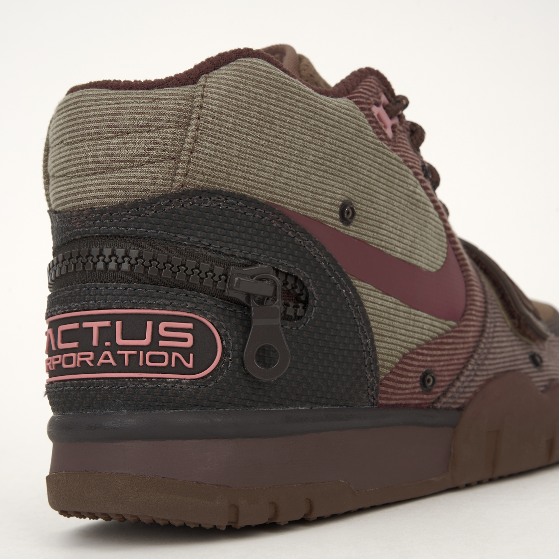 나이키 x 트래비스 스캇 에어 트레이너 1 아키오 브라운 앤 러스트 핑크(Nike x Travis Scott Air Trainer 1 Archaeo Brown and Rust Pink) - 10