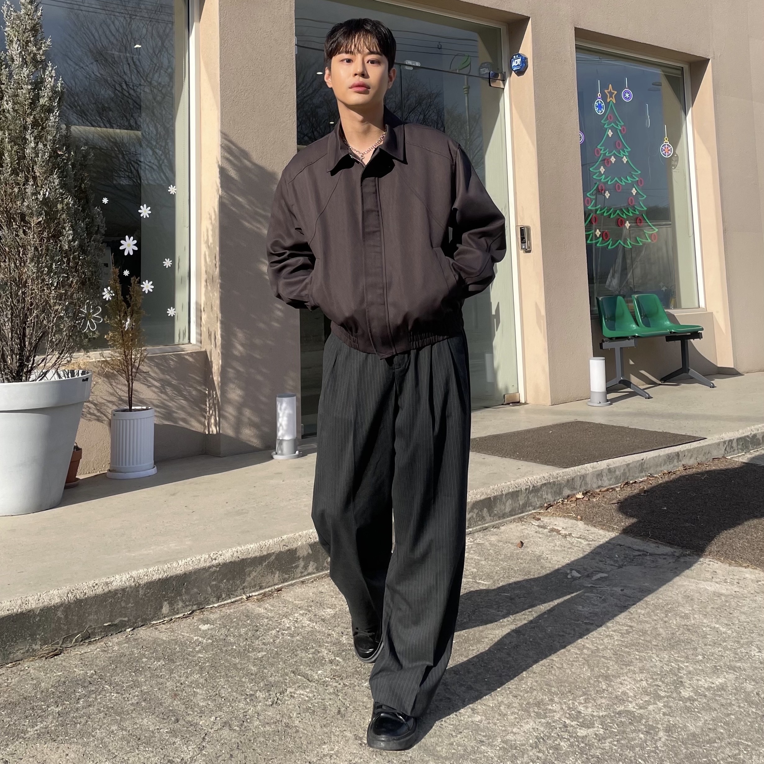 Millo Archive Reflect Stripe Pants Gray 착용 스타일 - 2