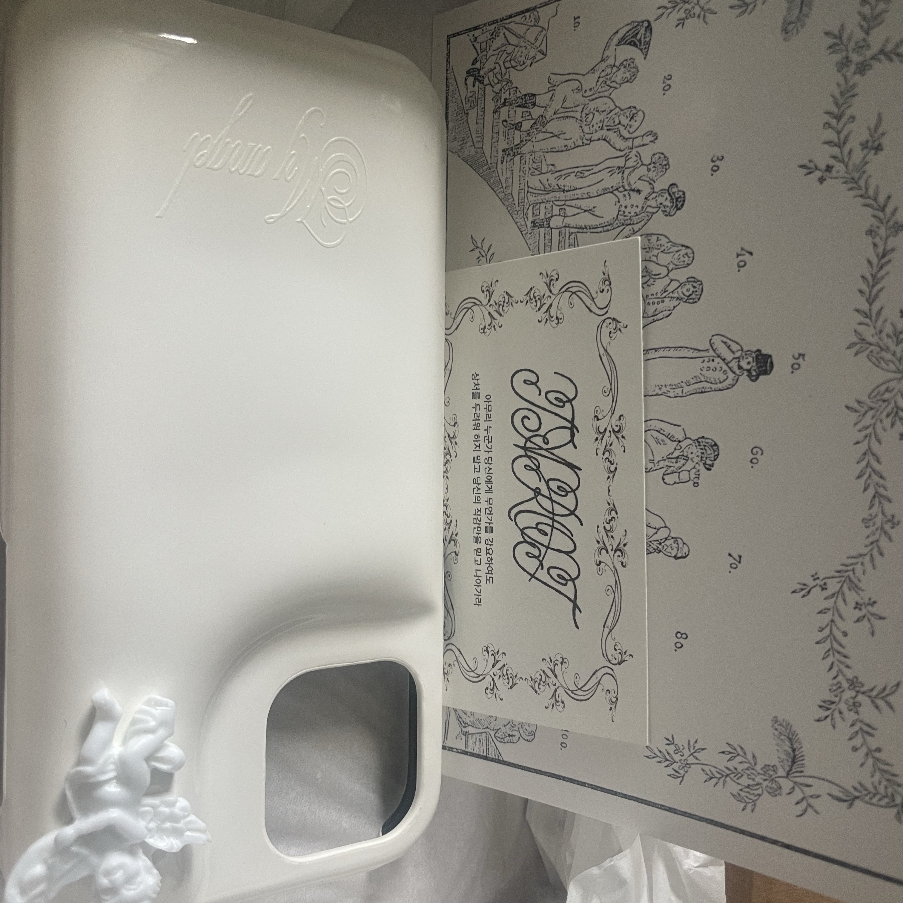 MOCKGA Angel Case 착용 스타일 - 1