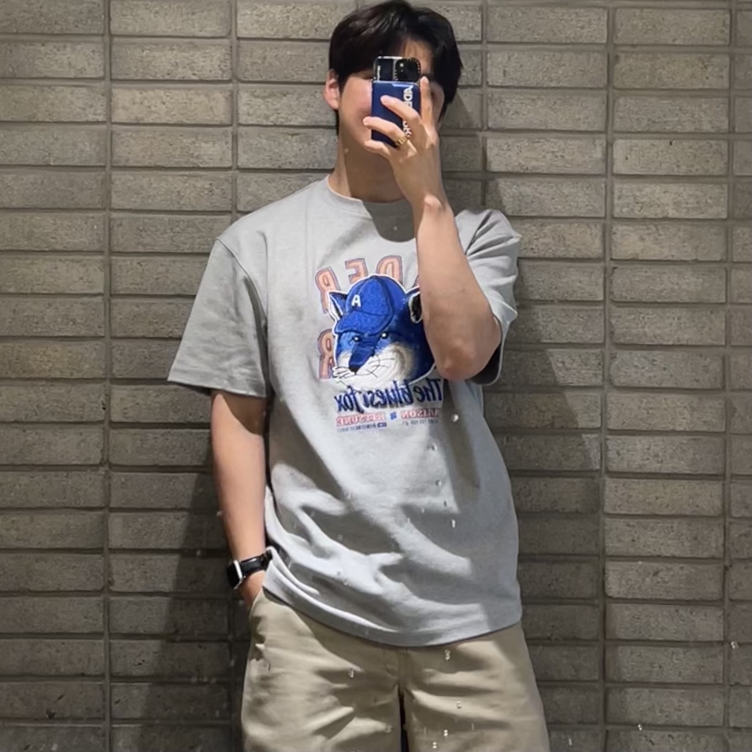 Maison Kitsune x Ader Error The Bluest Fox T-Shirt Grey, Ader Error Standic Magsafe Wallet Z-Blue 착용 스타일