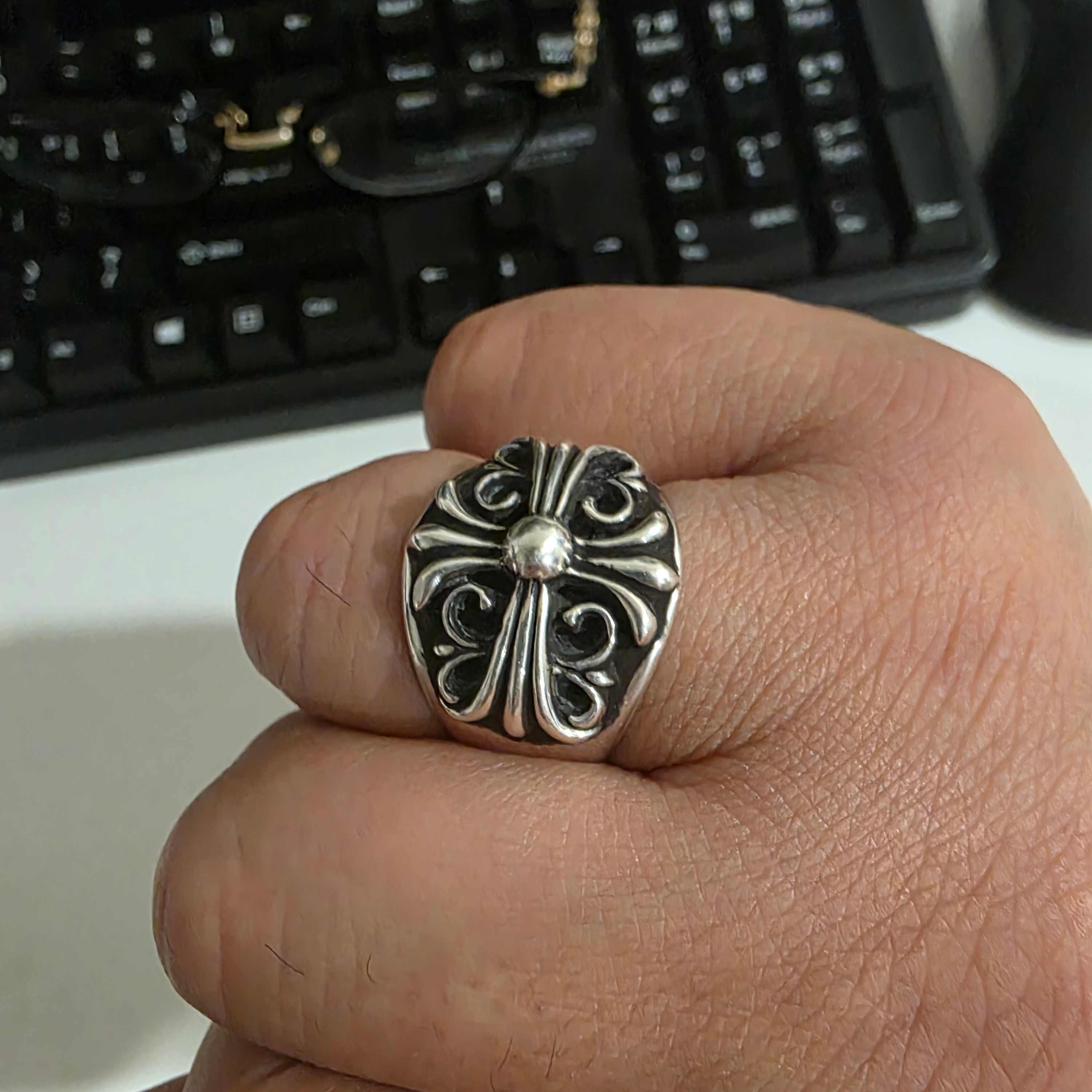 Chrome Hearts Keeper Ring Silver 착용 스타일 - 2