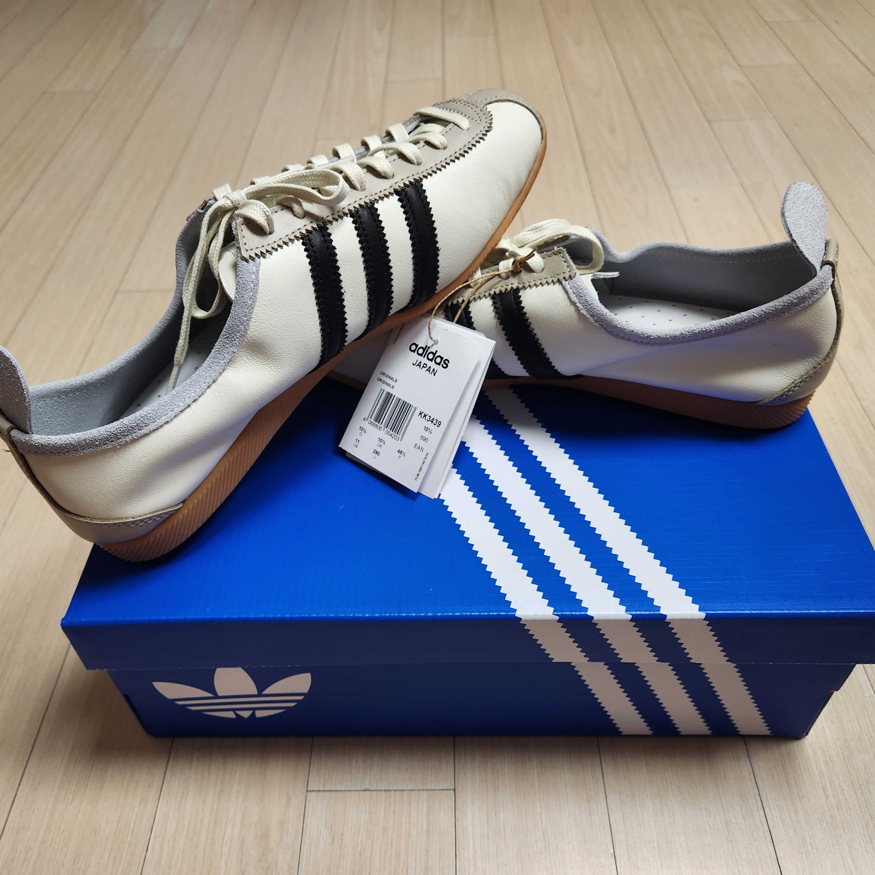 Adidas Japan Off White Core Black 착용 스타일 - 4