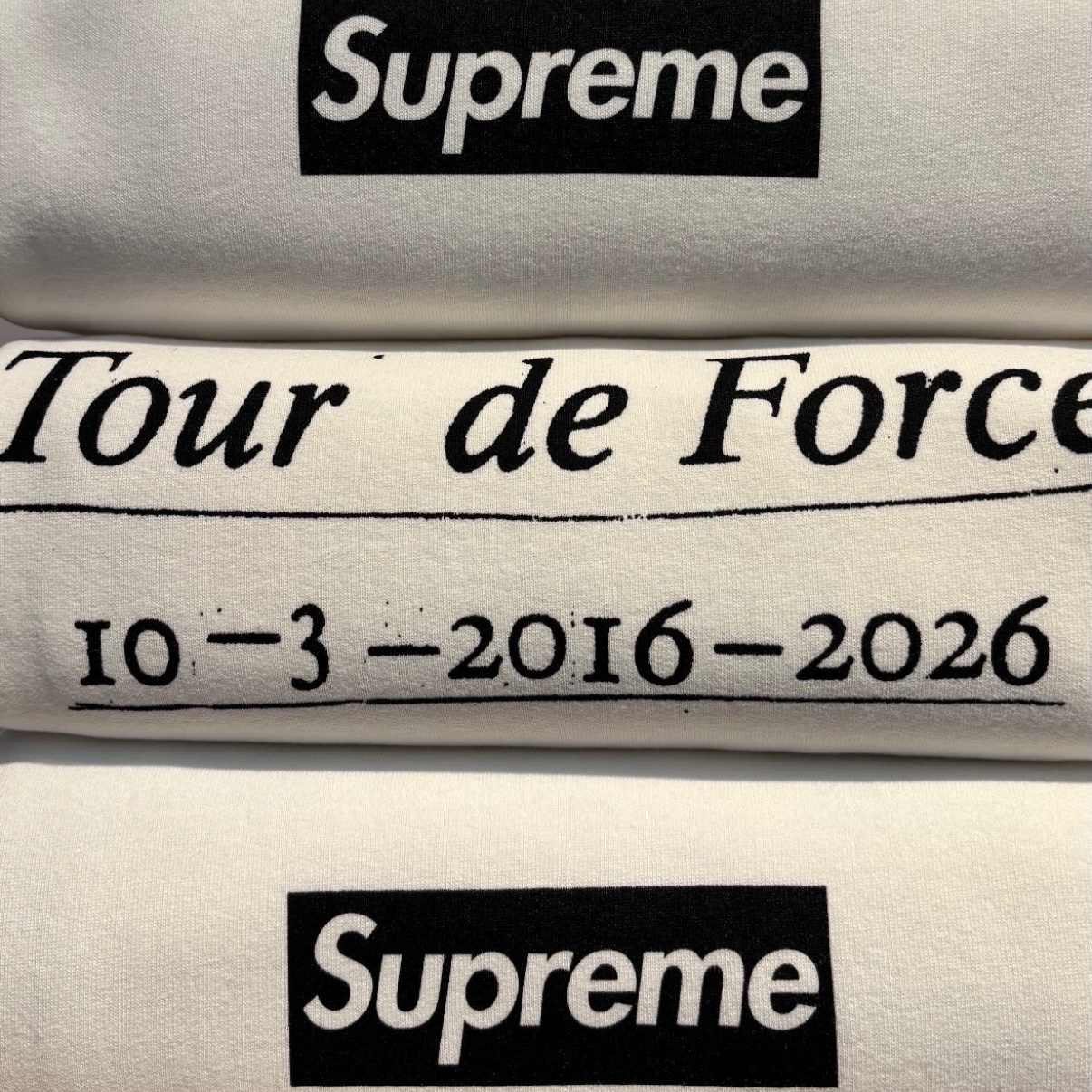 Supreme Paris 10th Anniversary Box Logo Hoodie White 착용 스타일