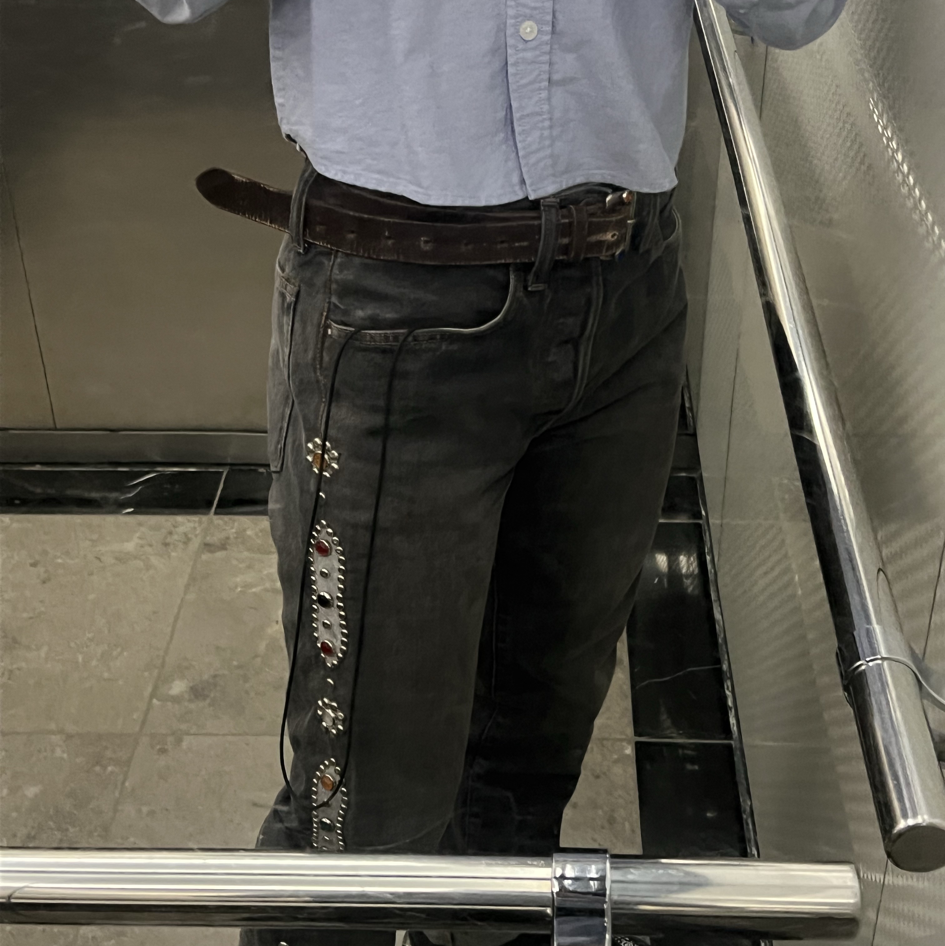 Kapital 14 oz. Denim 5P Monkey Cisco Gemstone Pants Black, Kapital Oiled Leather Studded Disco Buckle Belt Black 착용 스타일