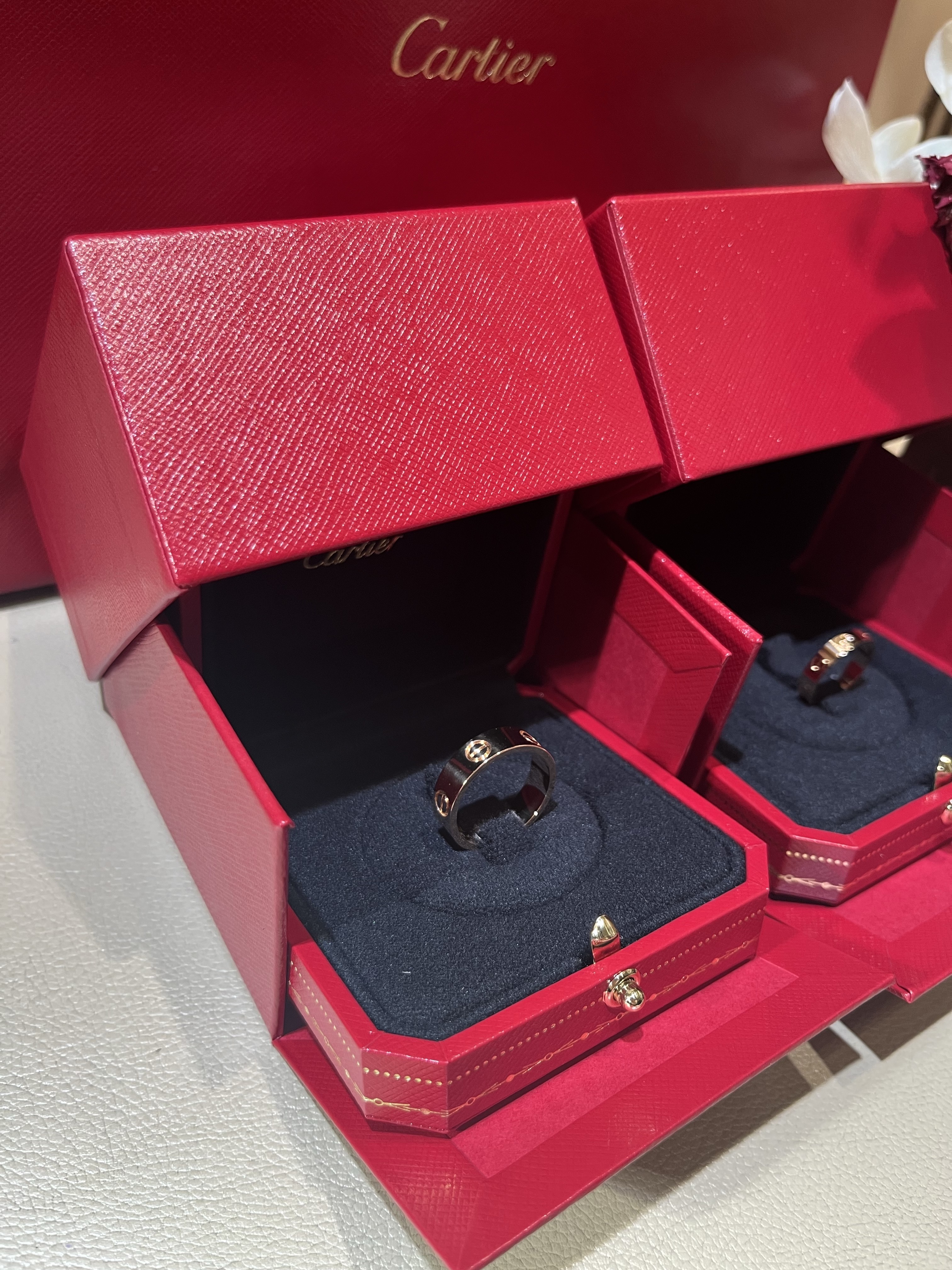 Cartier Love Wedding Band Rose Gold, Cartier Love Small Ring Pink Gold 착용 스타일 - 3