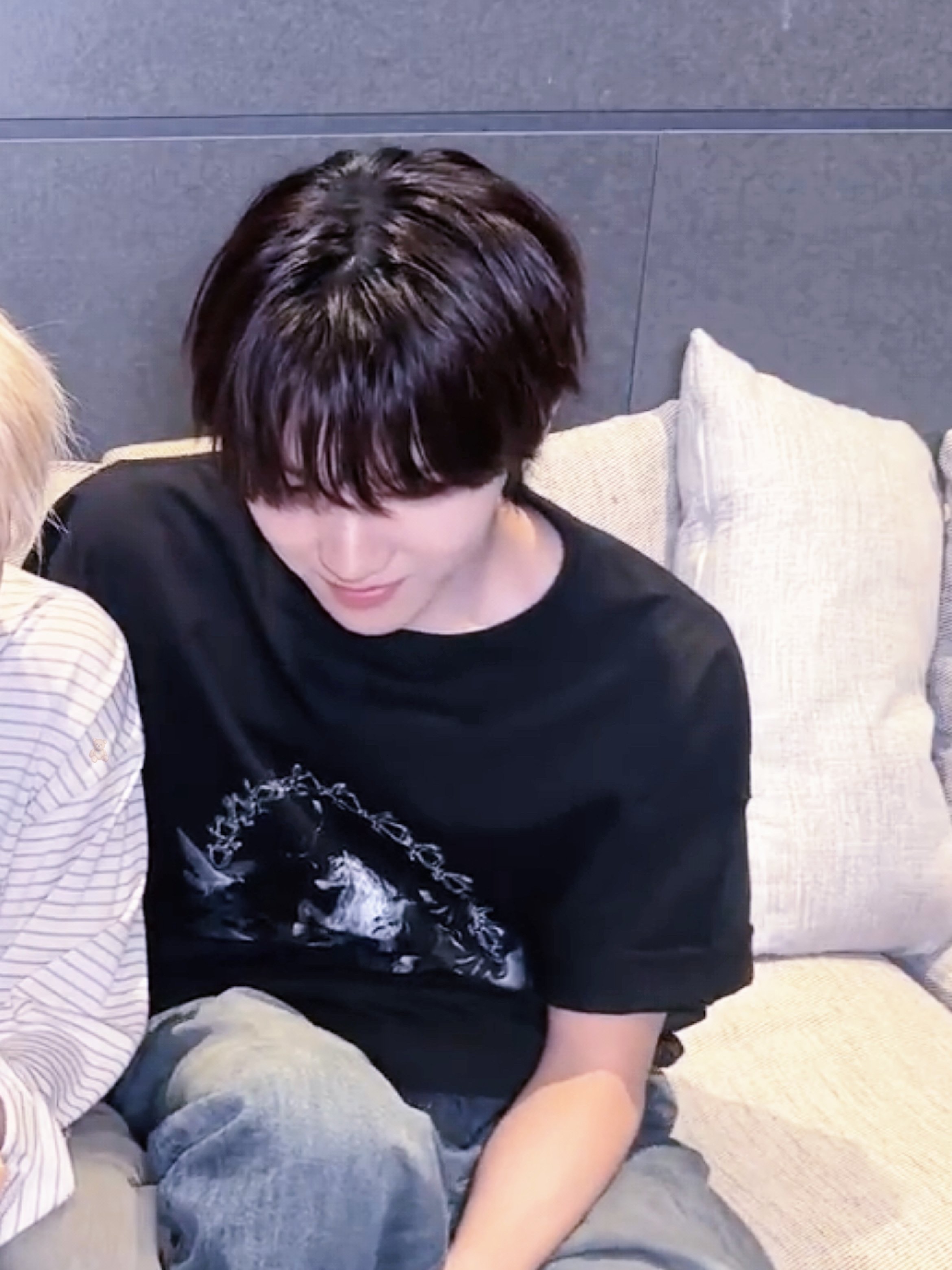 PACOSPLY Wonderland T-Shirts Black 착용 스타일