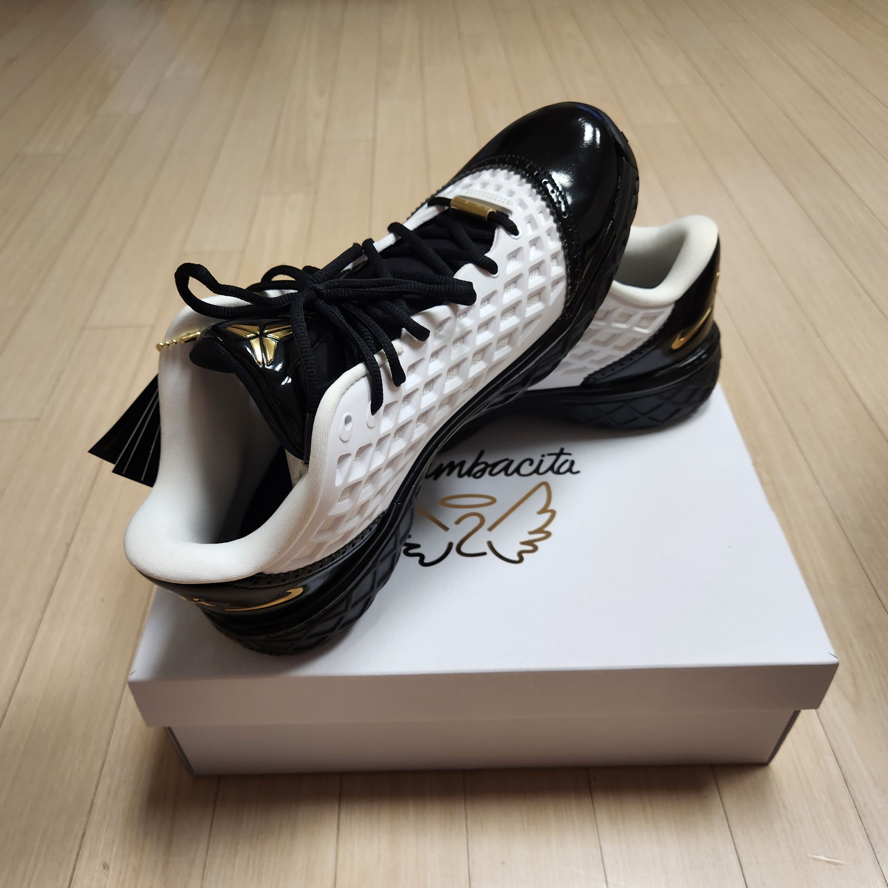 Nike Kobe 3 Low Protro White Metallic Gold 착용 스타일 - 4