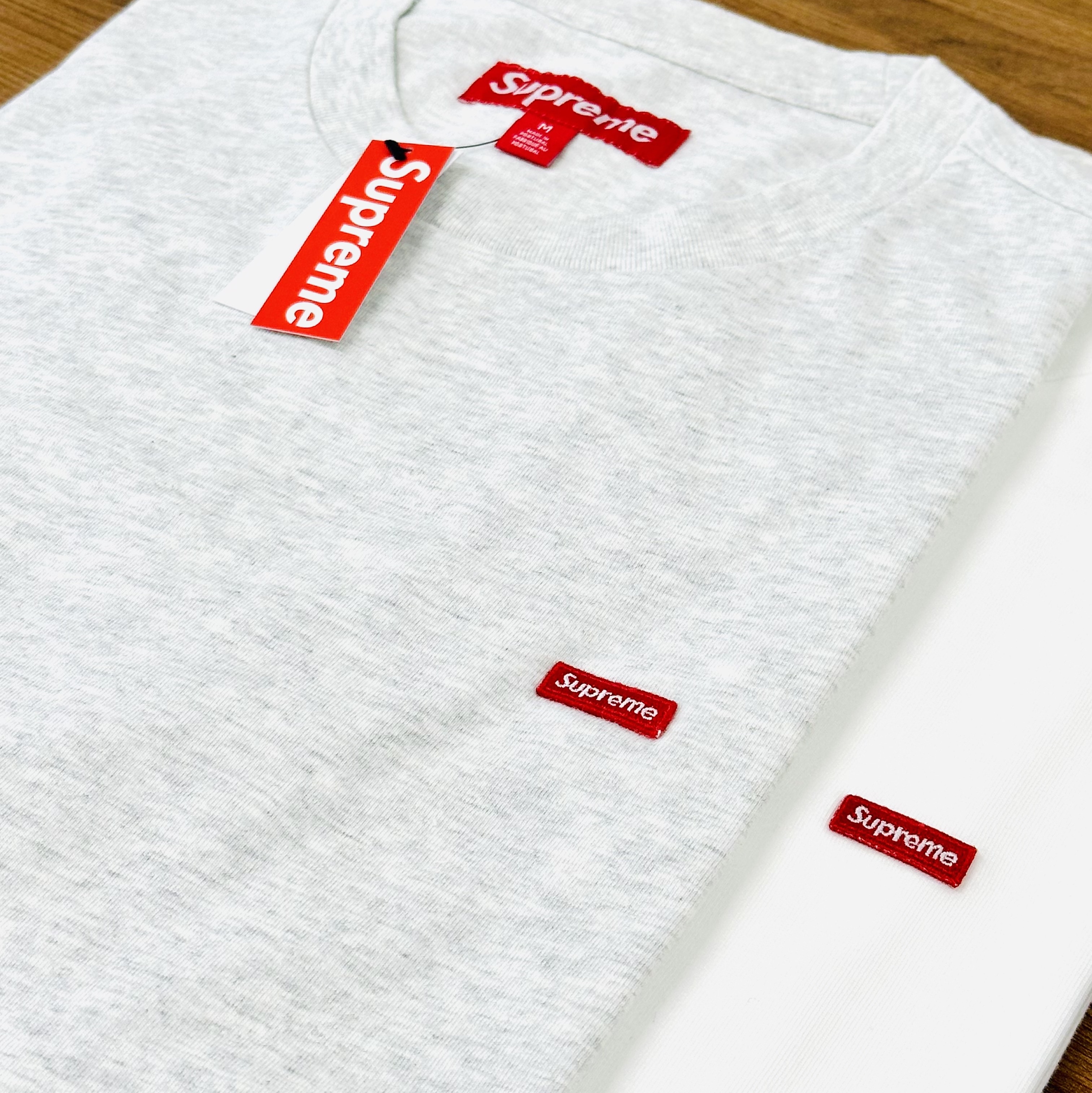 Supreme Small Box T-Shirt Ash Grey - 26SS, Supreme Small Box T-Shirt White - 26SS 착용 스타일
