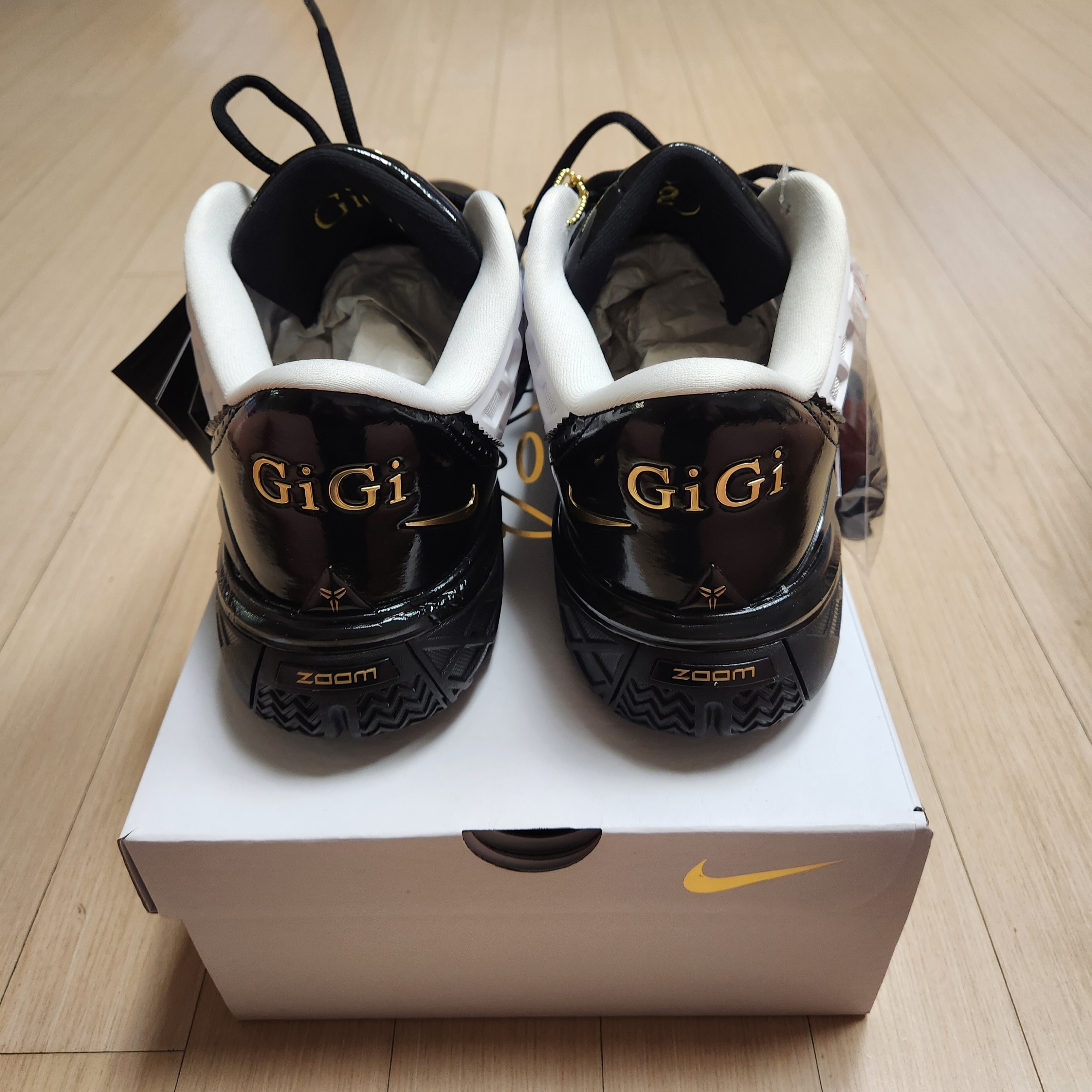 Nike Kobe 3 Low Protro White Metallic Gold 착용 스타일 - 3