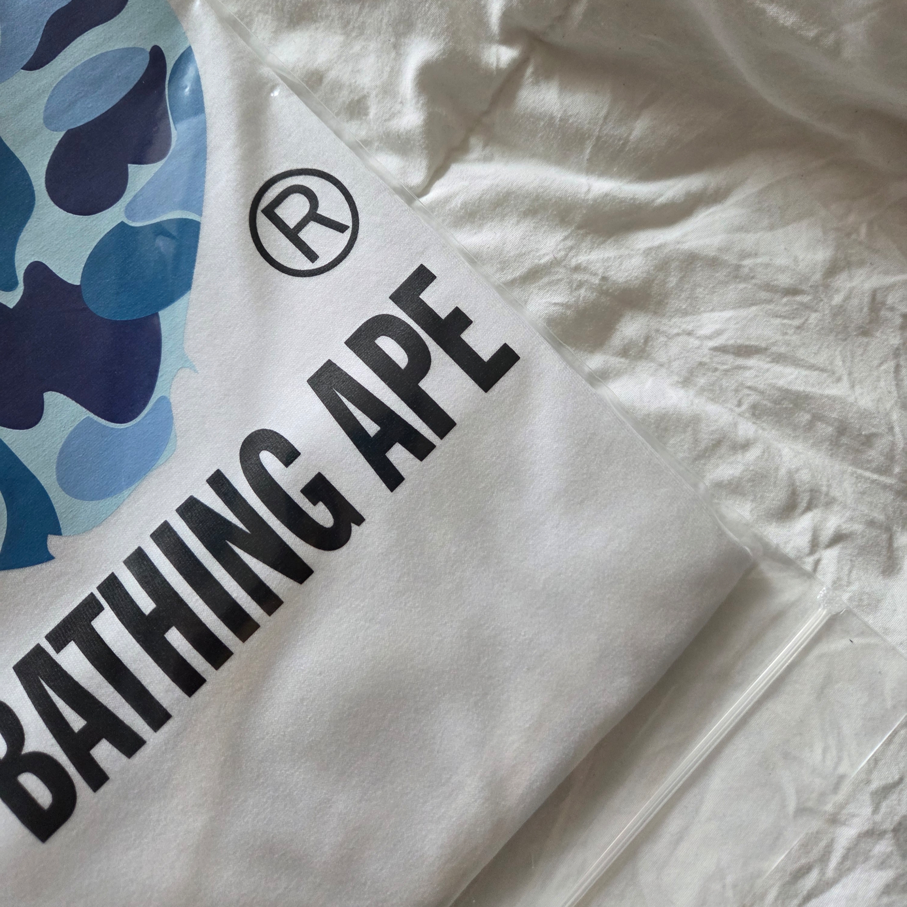 BAPE ABC Camo By Bathing Ape T-Shirt White Blue, BAPE ABC Camo By Bathing Ape T-Shirt White Blue 착용 스타일 - 3