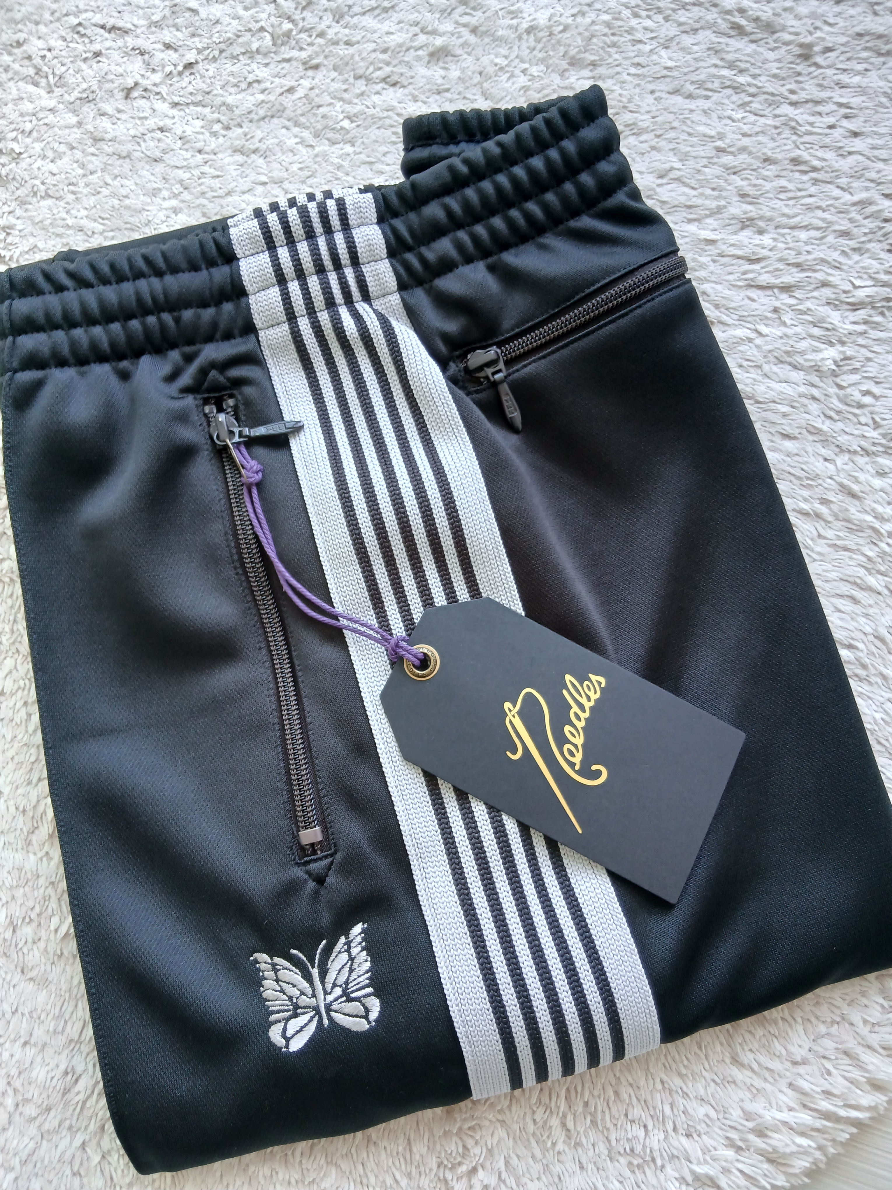 Needles Track Pant Poly Smooth Charcoal 착용 스타일 - 1