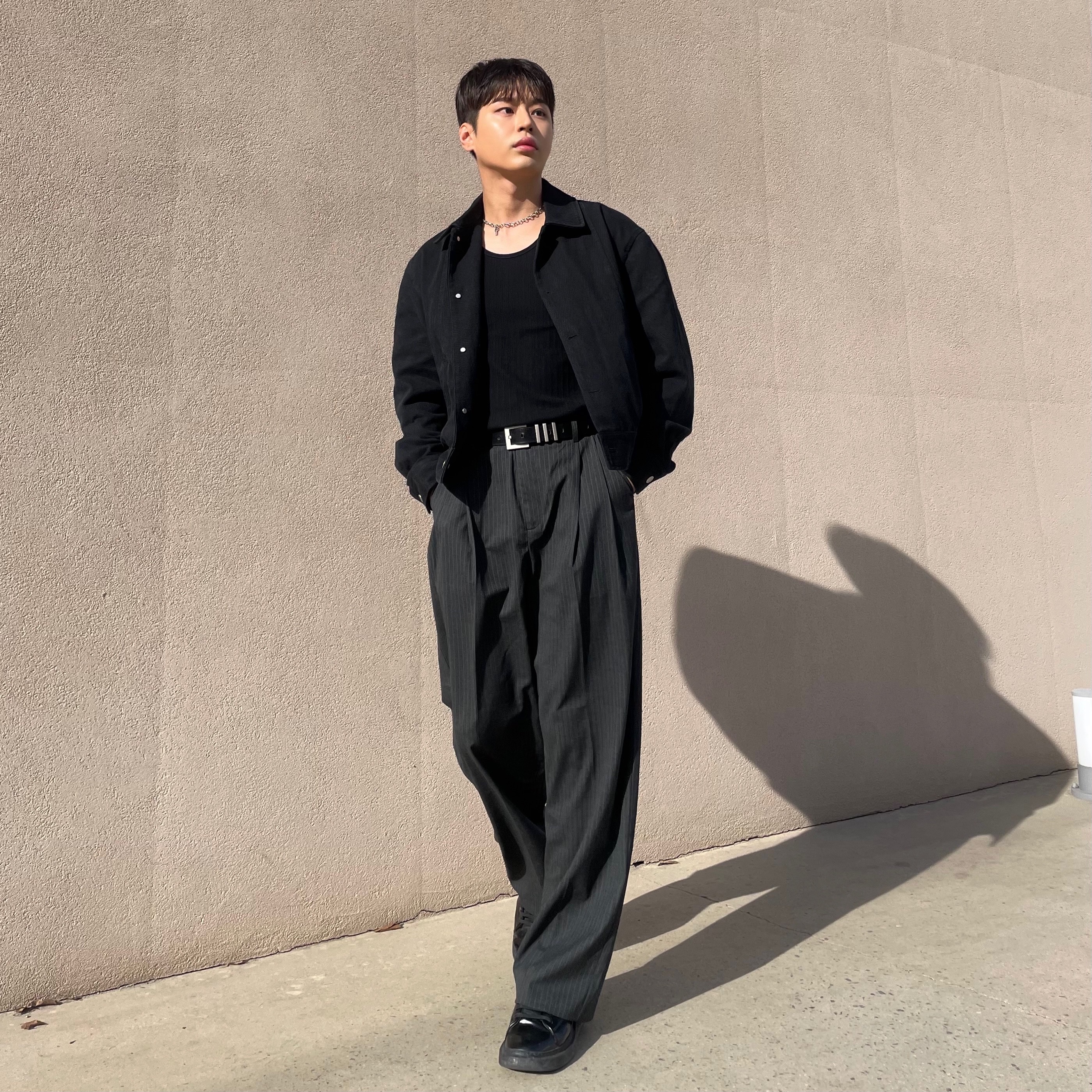 Millo Archive Reflect Stripe Pants Charcoal, (W) Fancy Club Dot Button Sleeveless Black 착용 스타일 - 3
