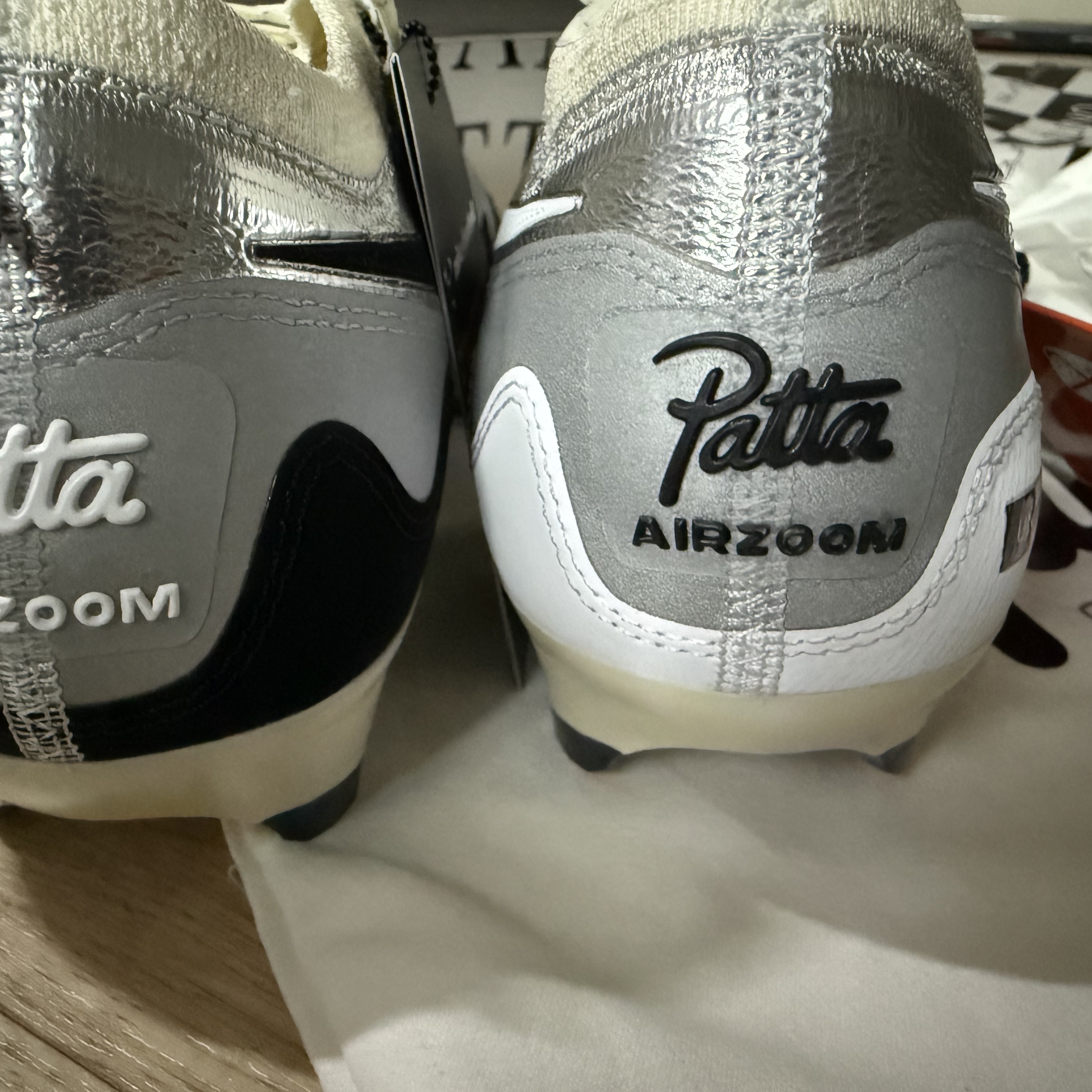 Nike x Patta Mercurial Zoom Vapor 16 Elite FG SE Unite Metallic Silver and Coconut Milk 착용 스타일 - 8