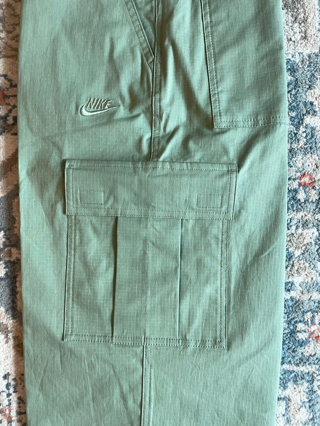 Nike Club Cargo Pants Oil Green - Asia 착용 스타일 - 2