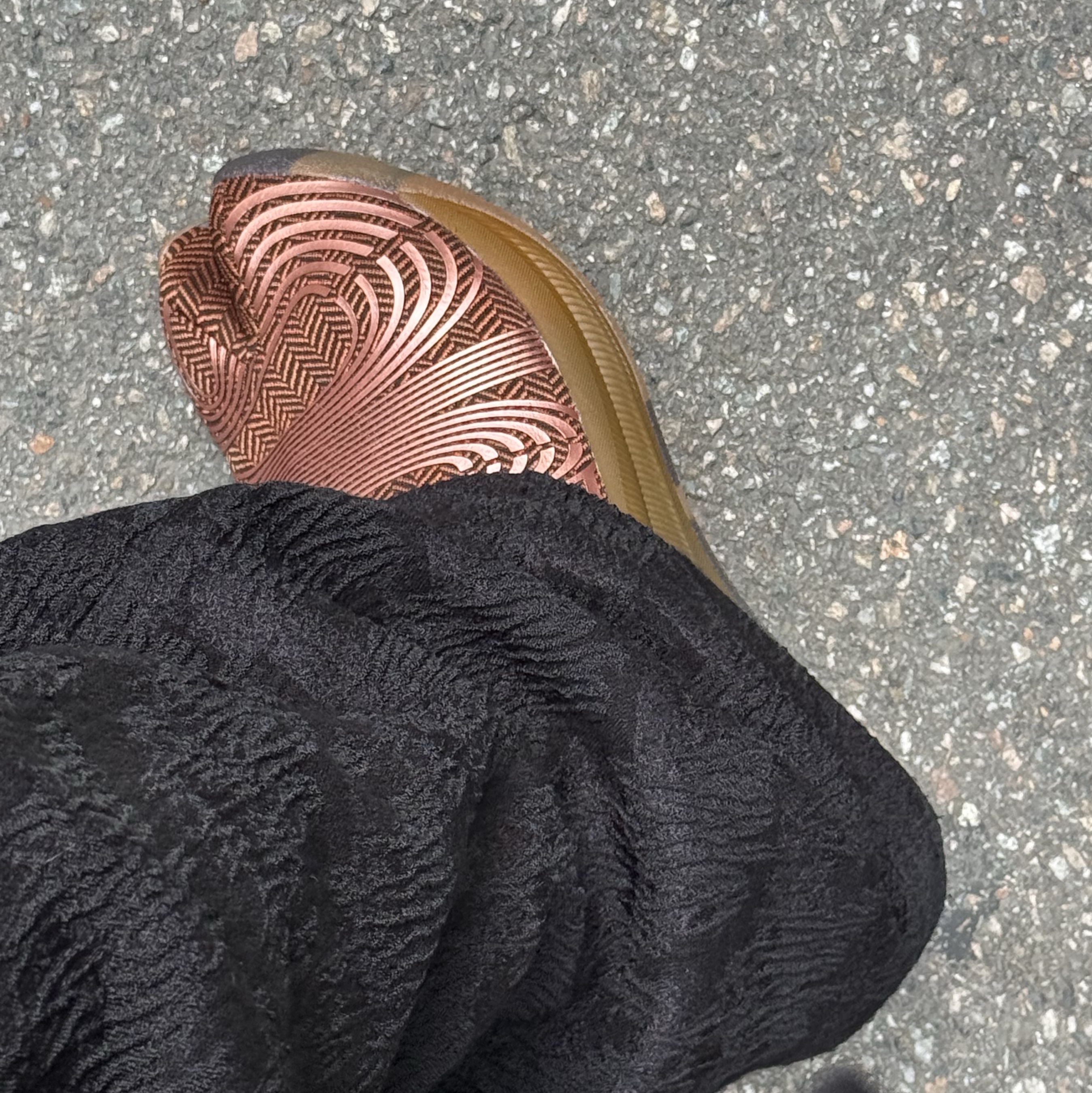 Asics x Kiko Kostadinov Lyasa FF Caramel Rose Gold 착용 스타일 - 2